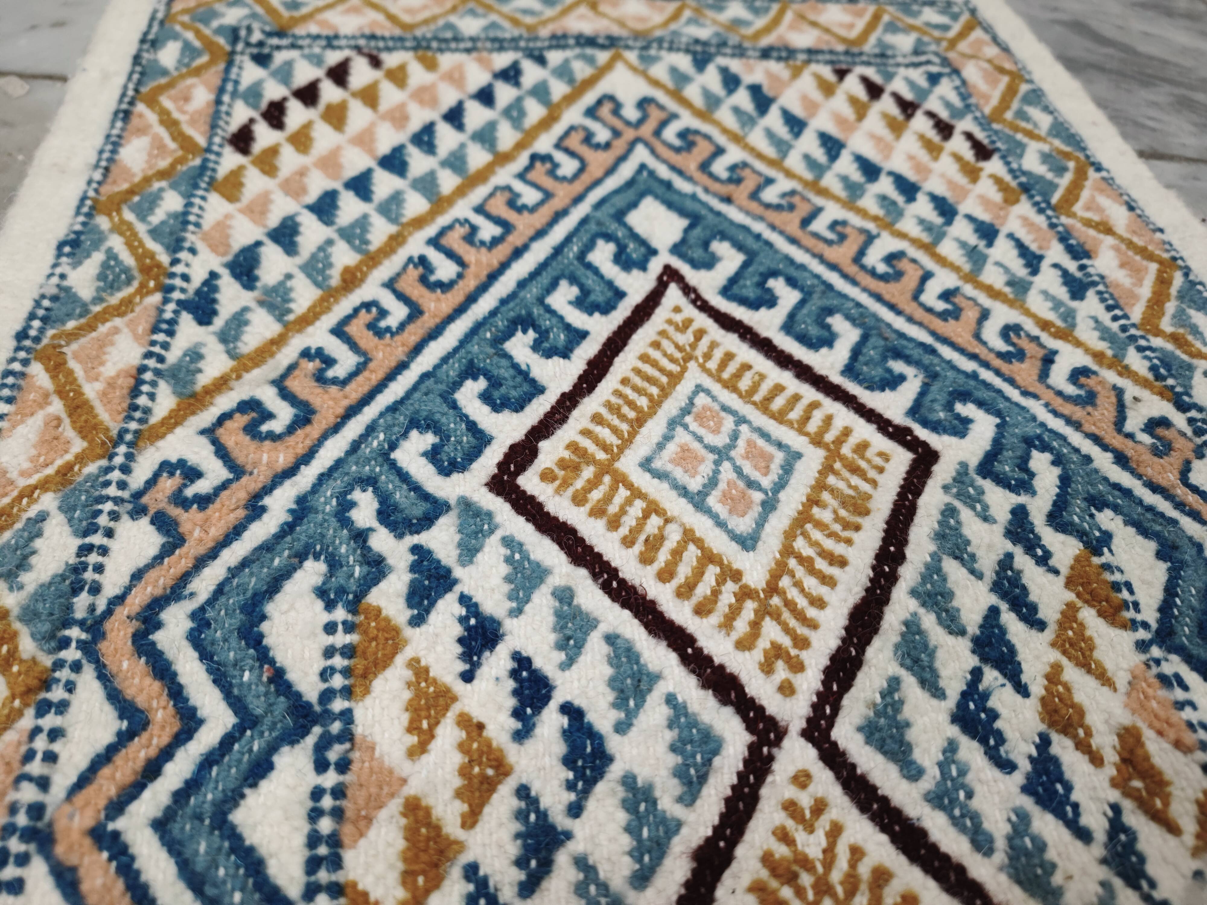 Handmade margoum rug in natural wool