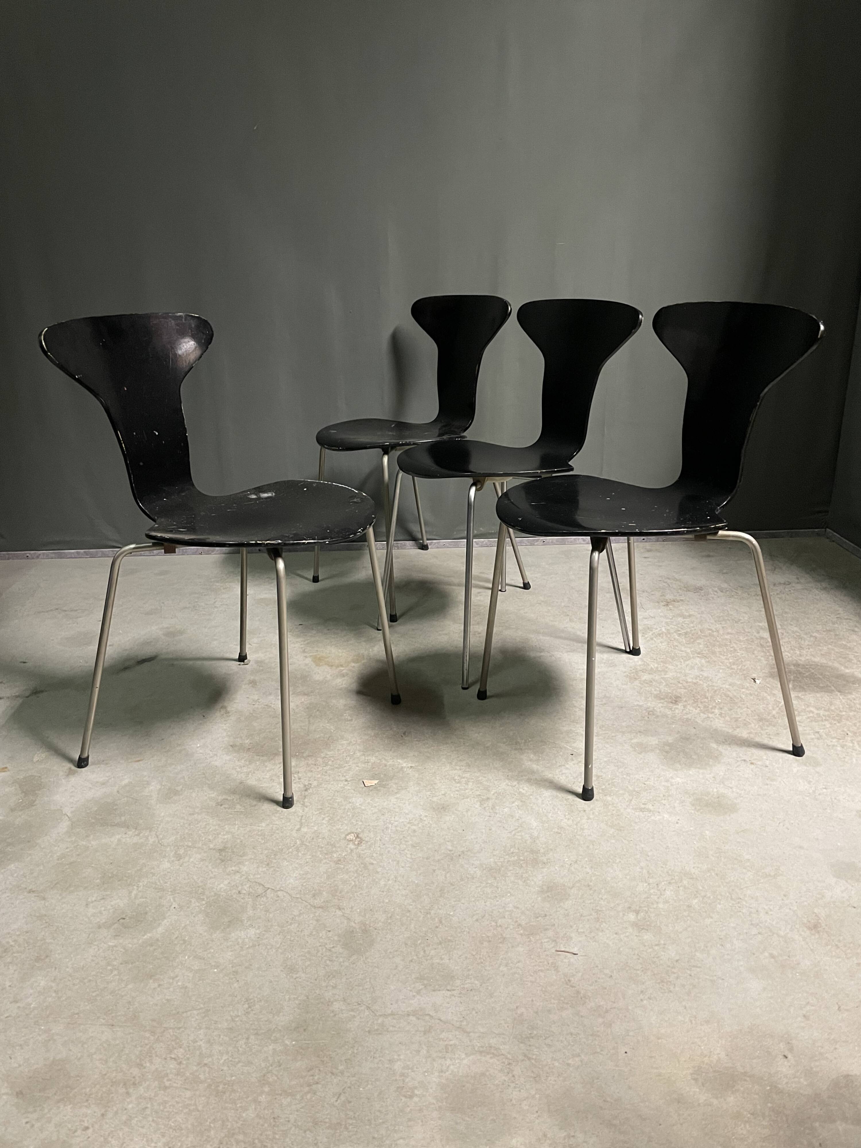 Set of 4 Mosquito chairs by Arne Jacobsen 1960 for Fritz Hansen.