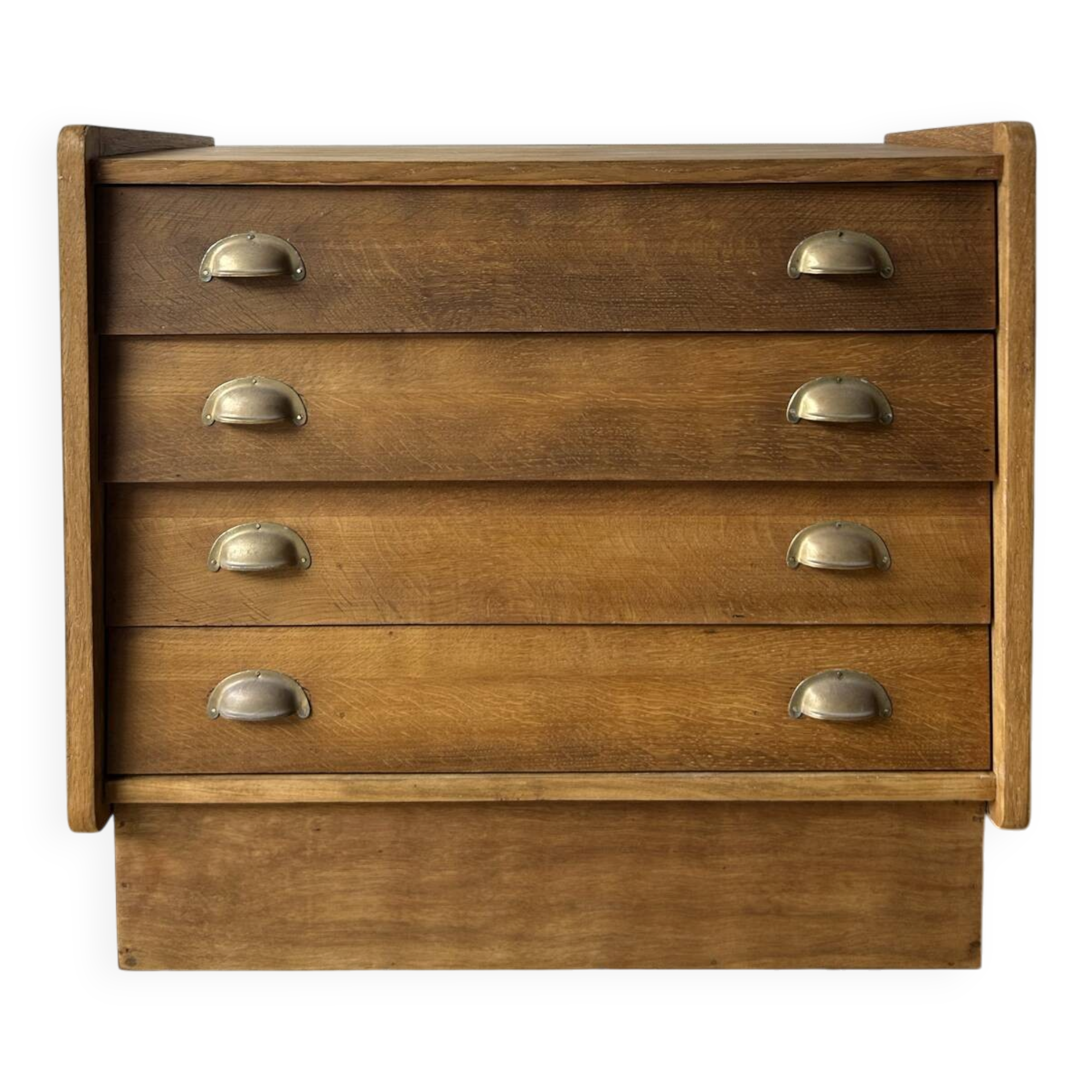 Vintage chest of drawers