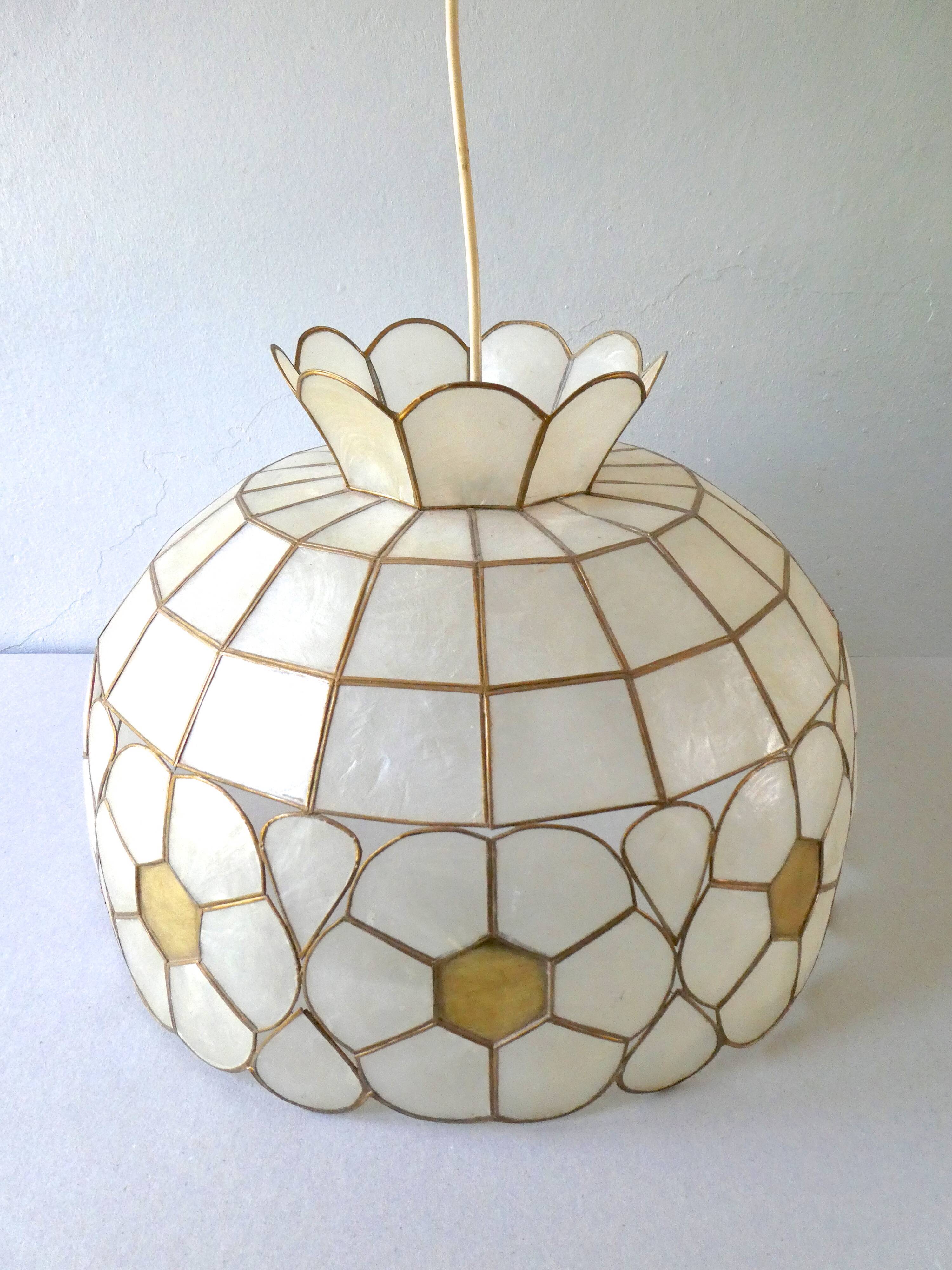 Lustre, mother-of-pearl and brass suspension from the 1970s