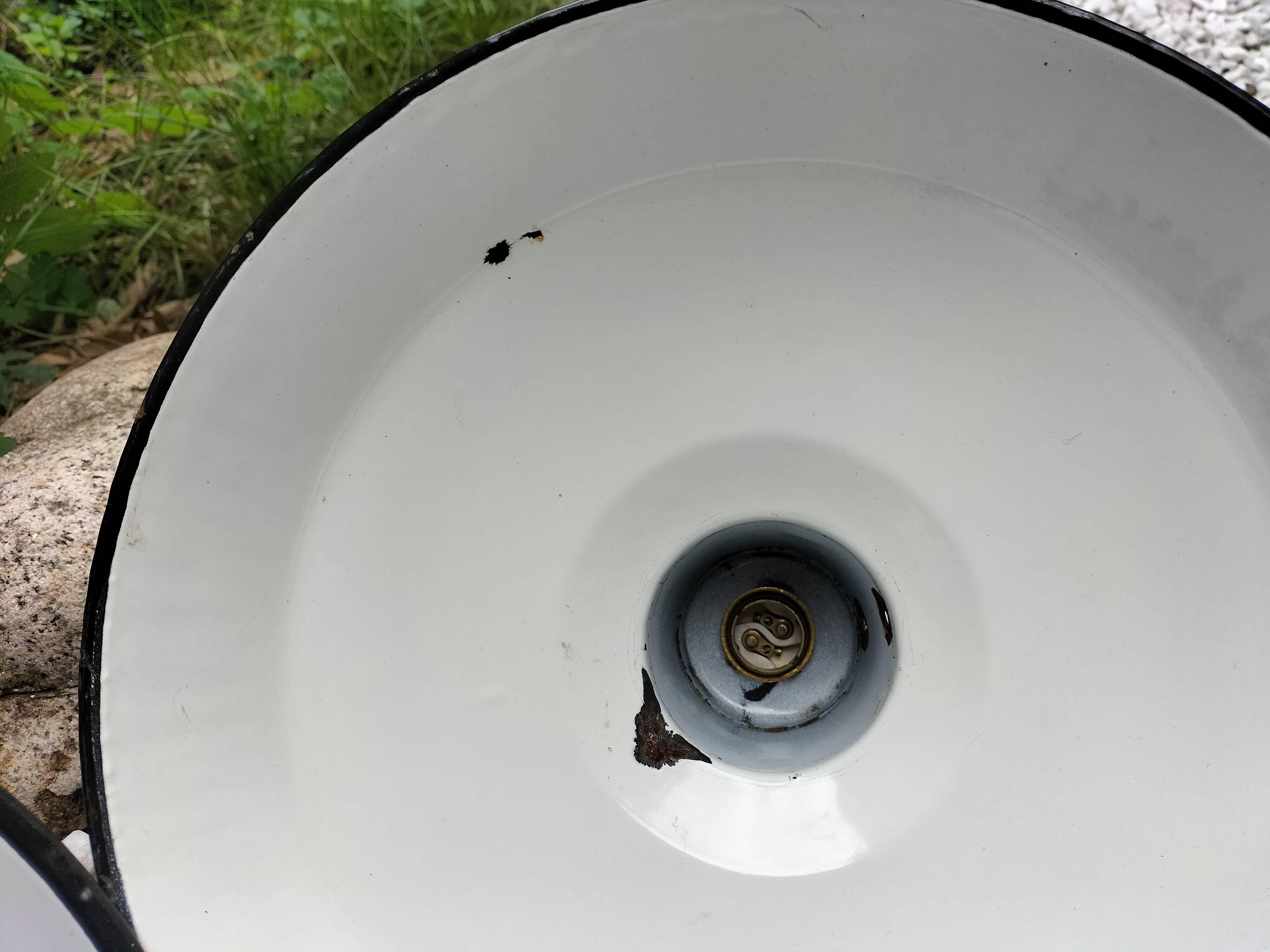 Enameled sheet metal lamps