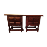 Un lot de deux tables de chevets