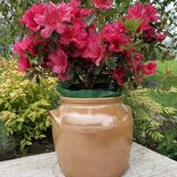 Brown stoneware jar pot