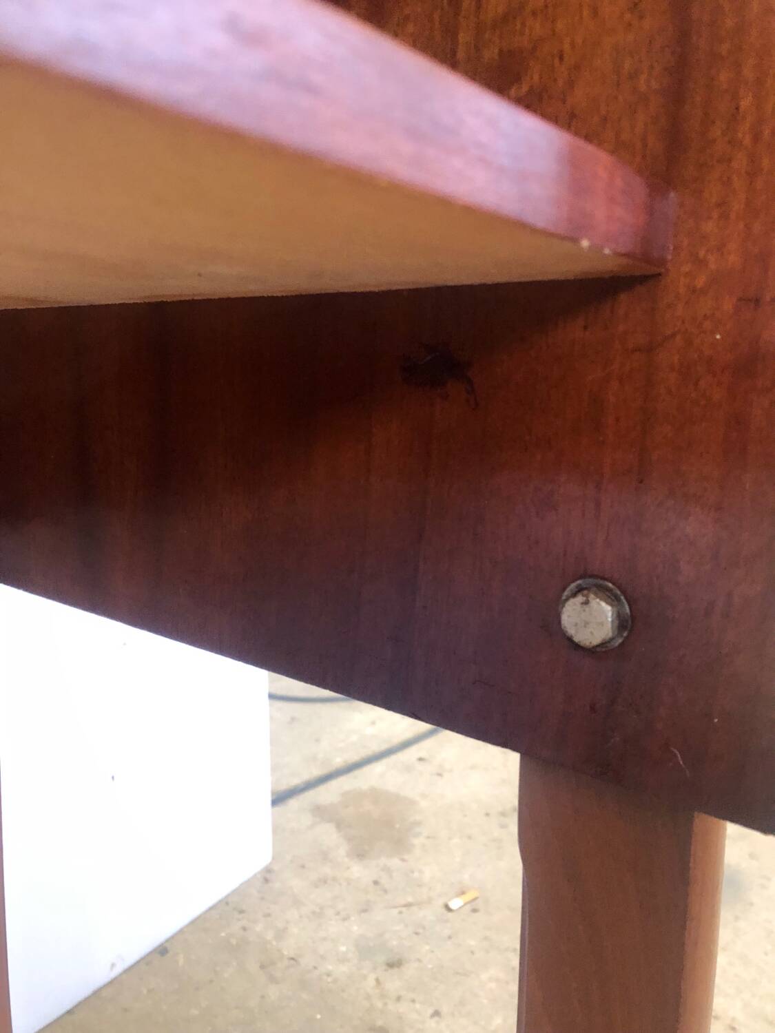 Scandinavian sled base desk