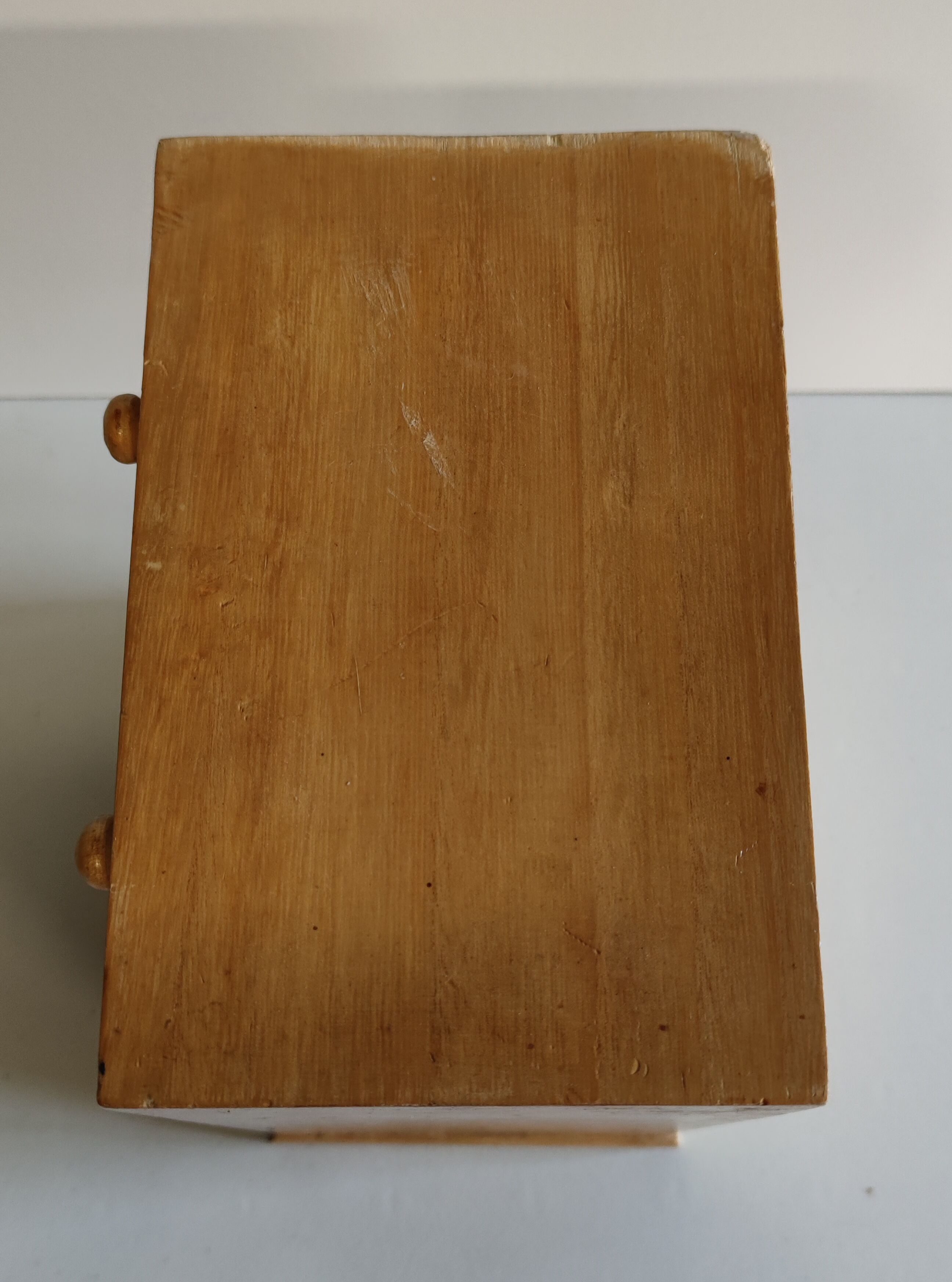 Small storage cabinet