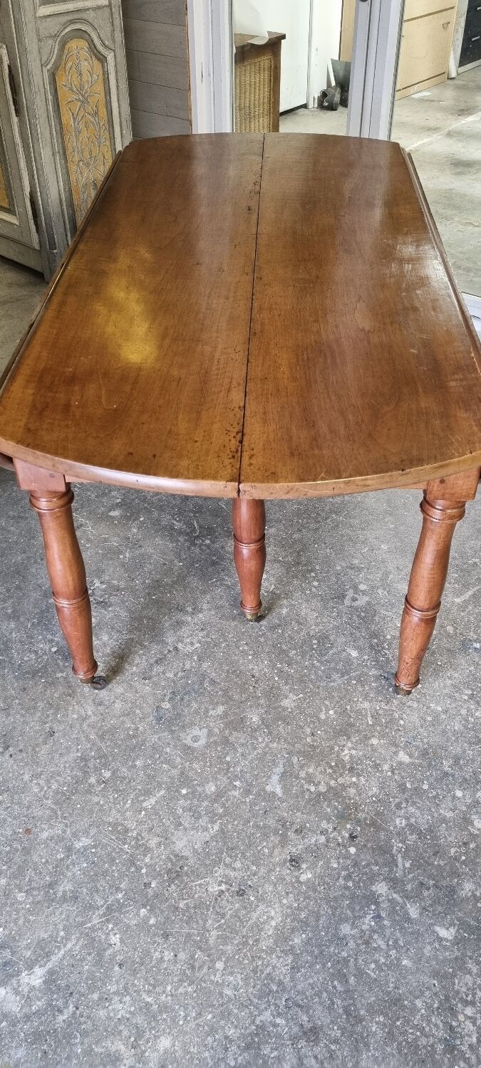 Oval table directorate early 19th