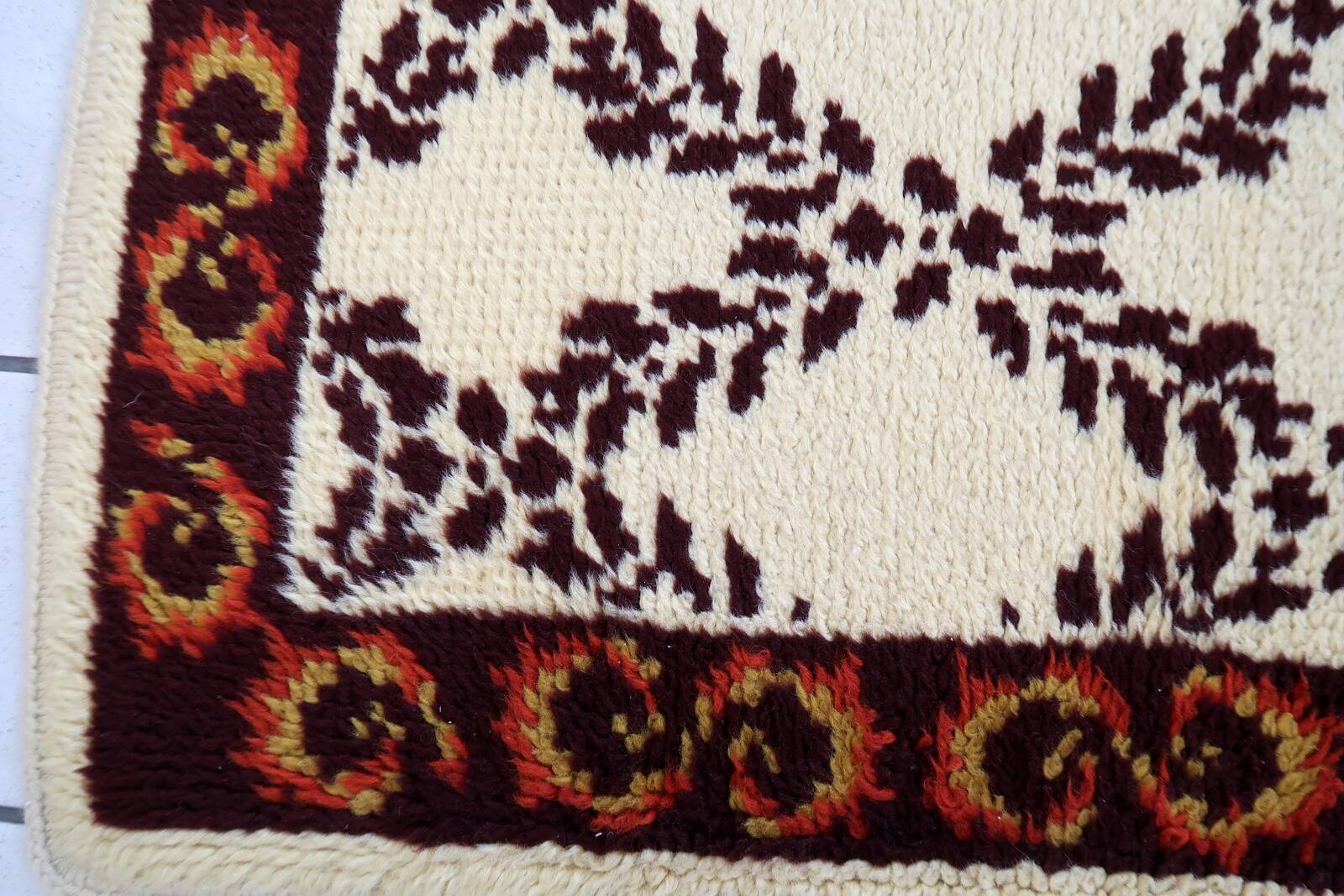 Tapis vintage français Savonnerie fait main en laine – 78 x 148 cm – 1960s