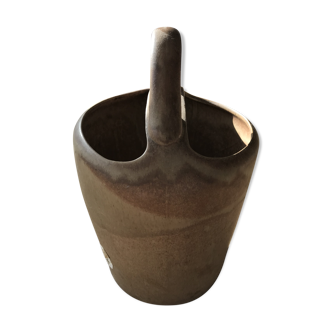 Vintage pot in sandstone