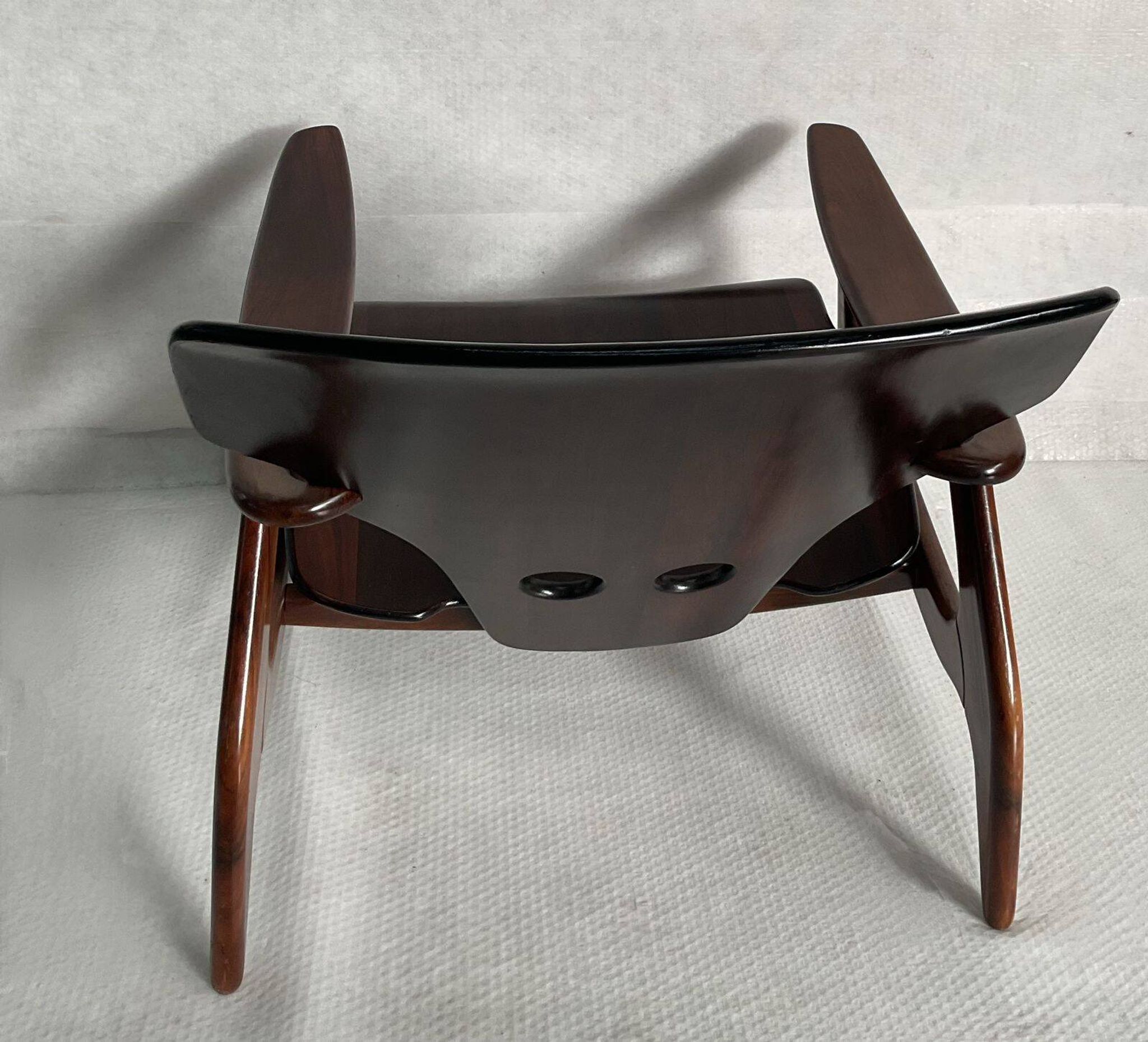 Pair of Diz armchairs, Sergio Rodrigues