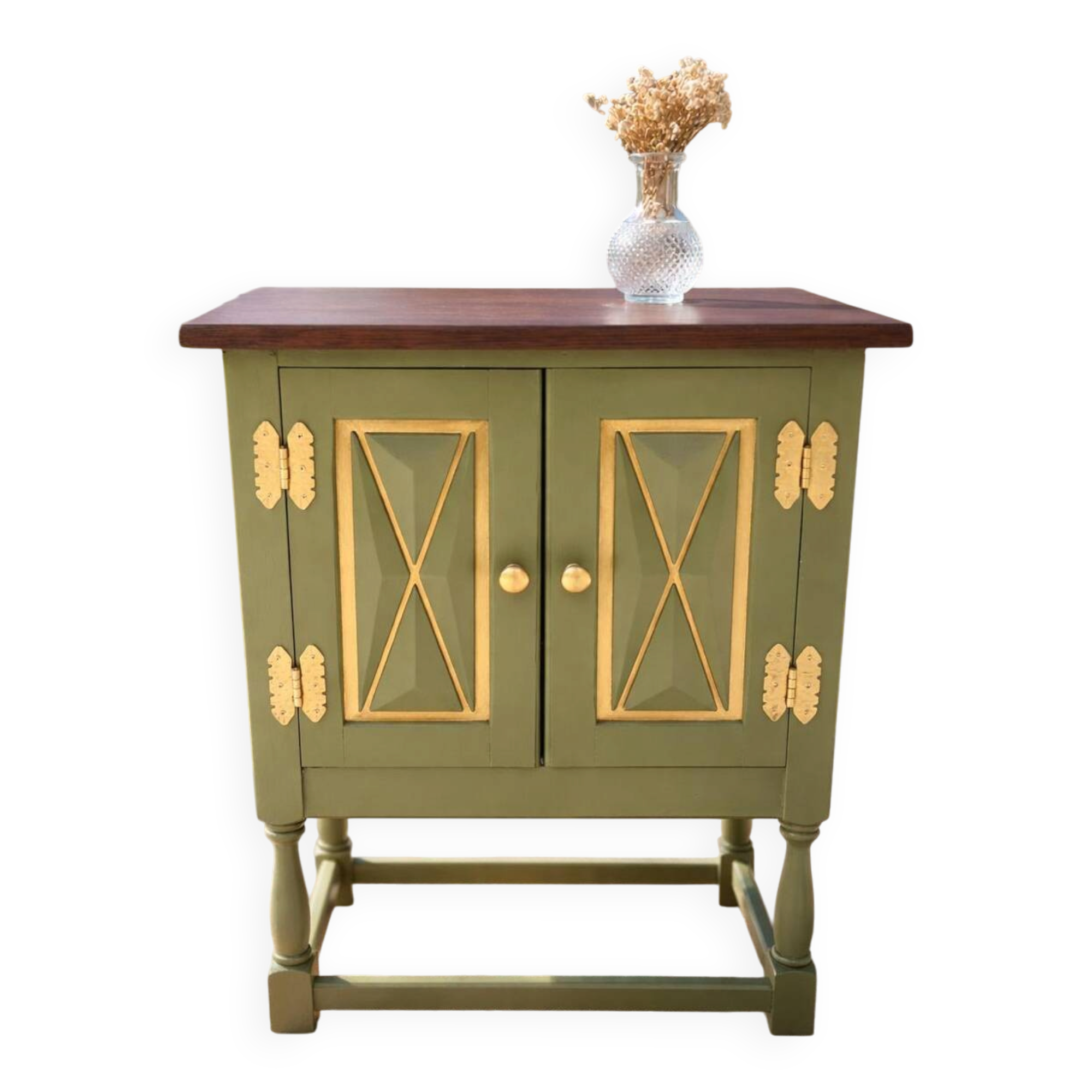 Small renovated vintage piece - chic country style