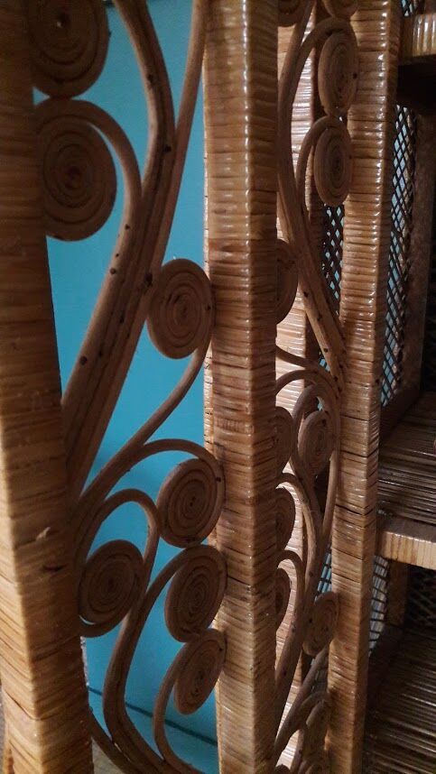 Shelf rattan peacock