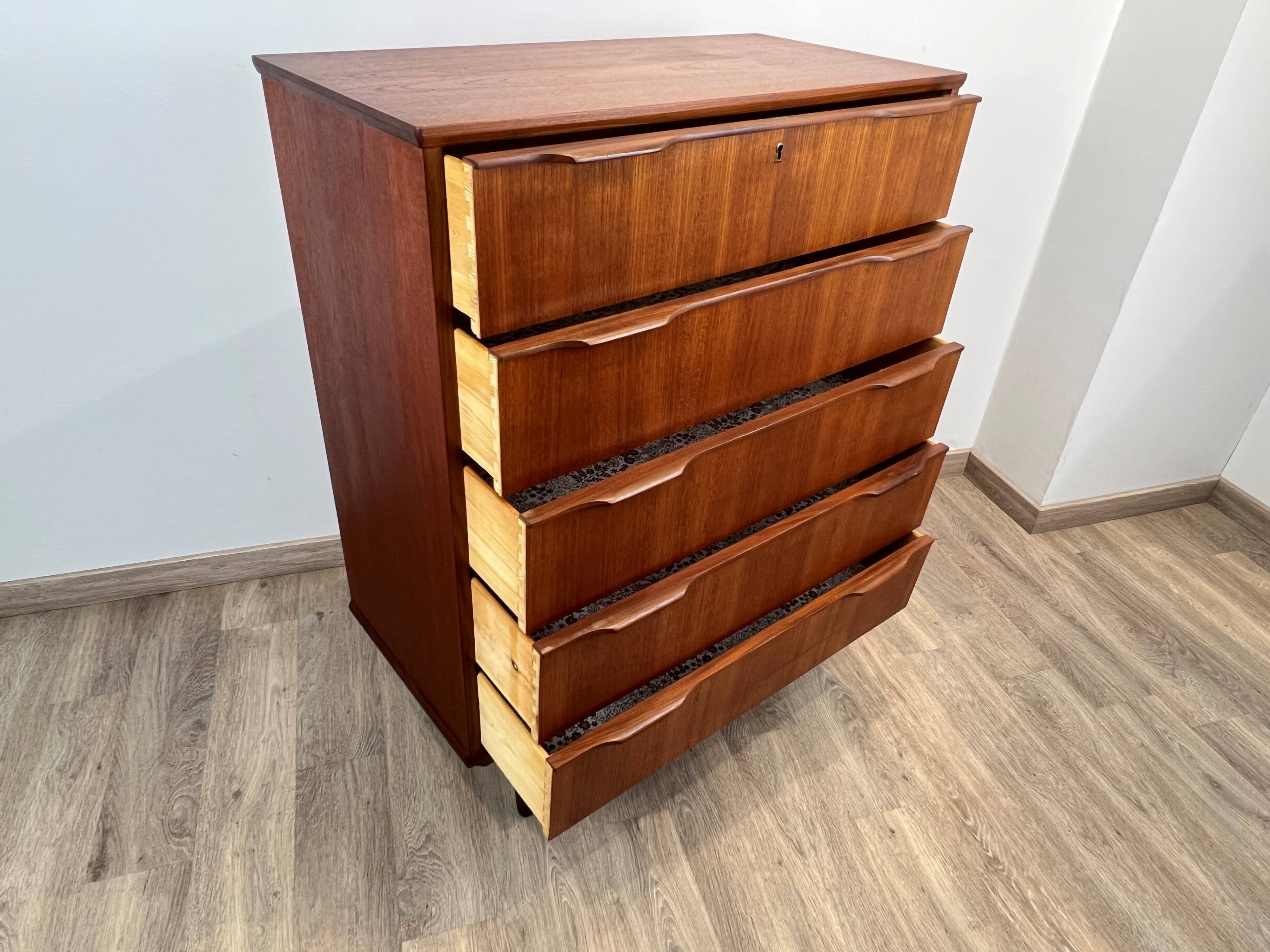 Scandinavian teak chest of drawers (from Denmark)