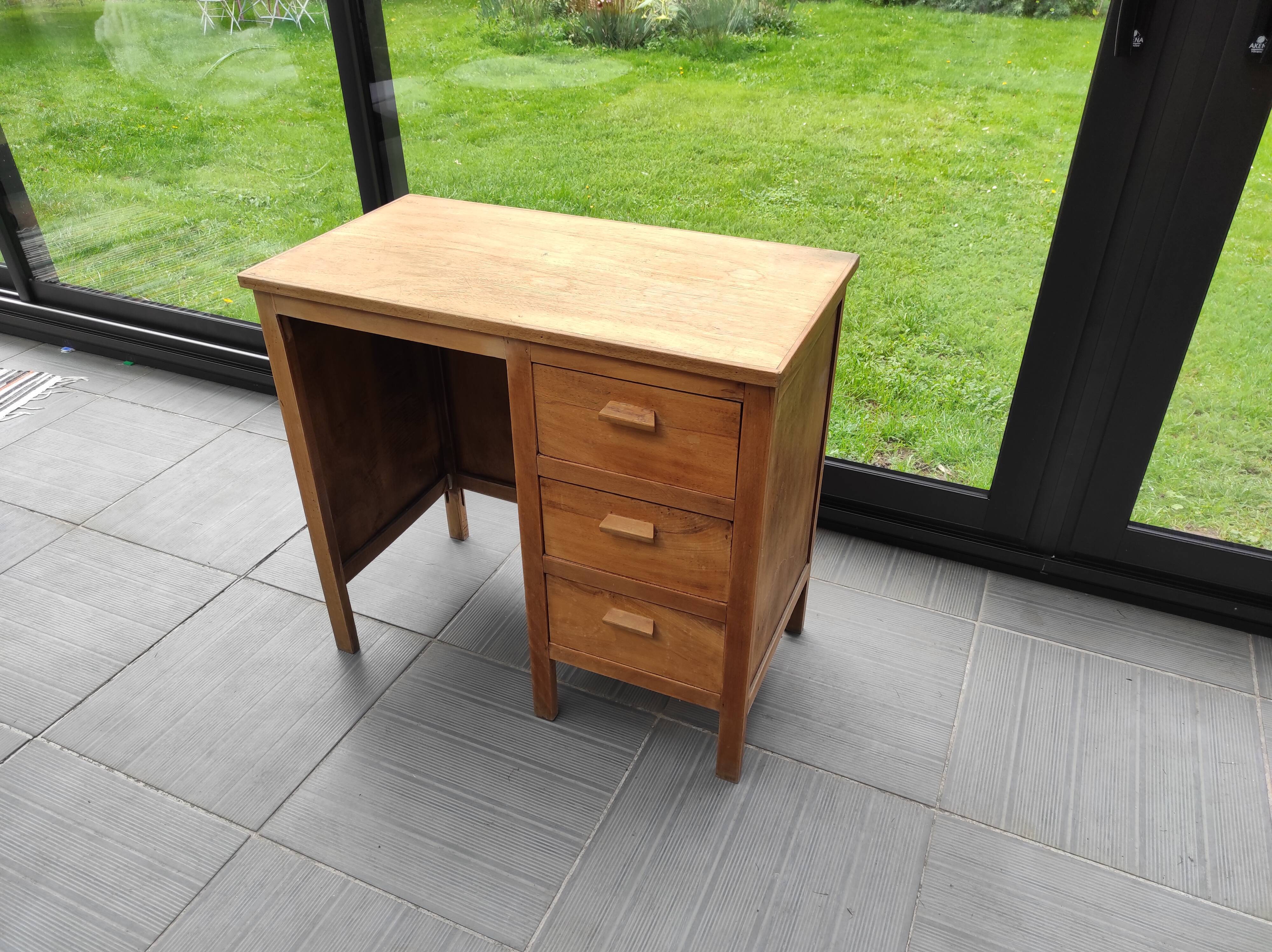Small wooden desk three drawers