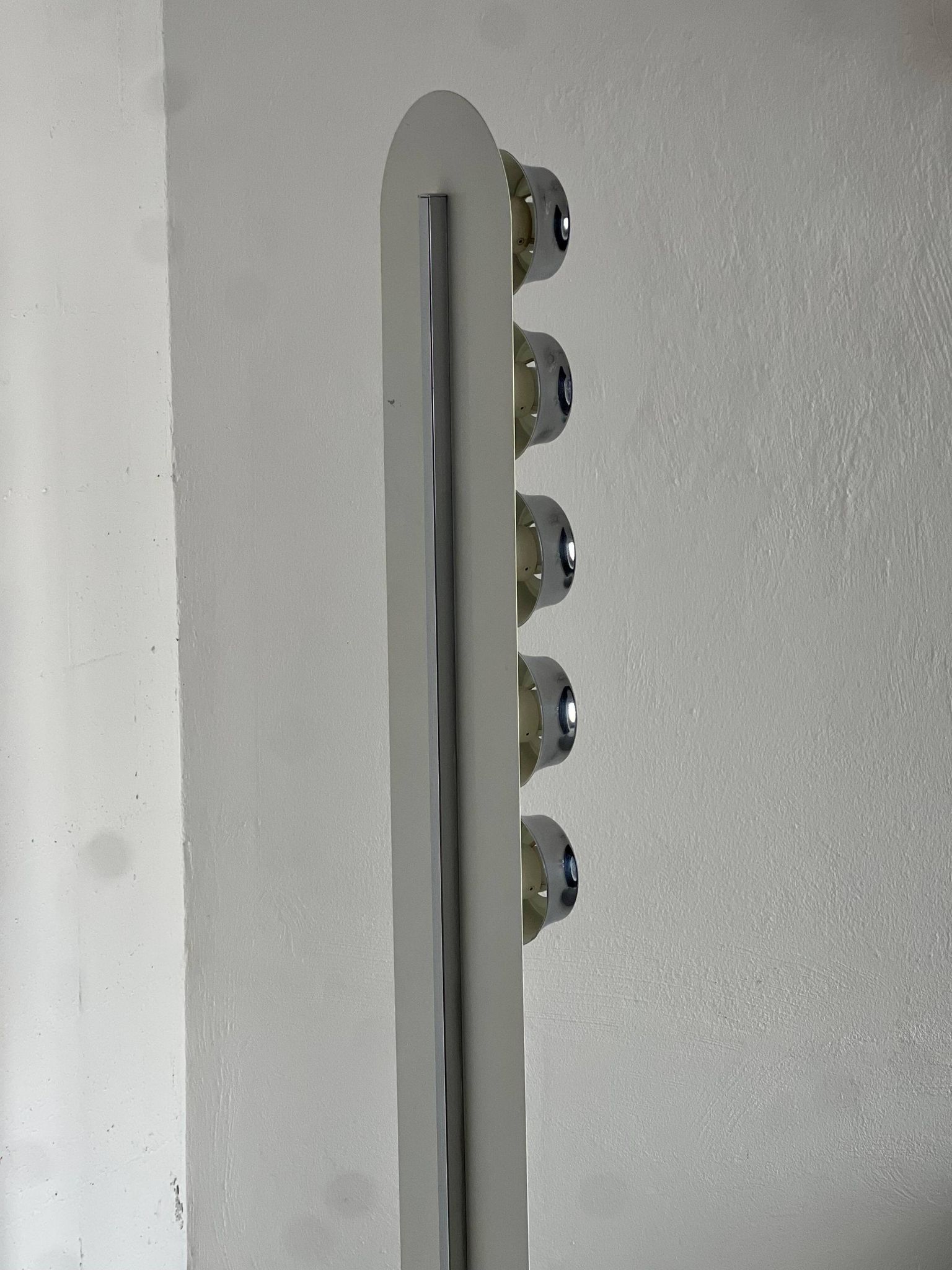 Lampadaire italien chromée sapce age "UfO" dans le style de Reggiani