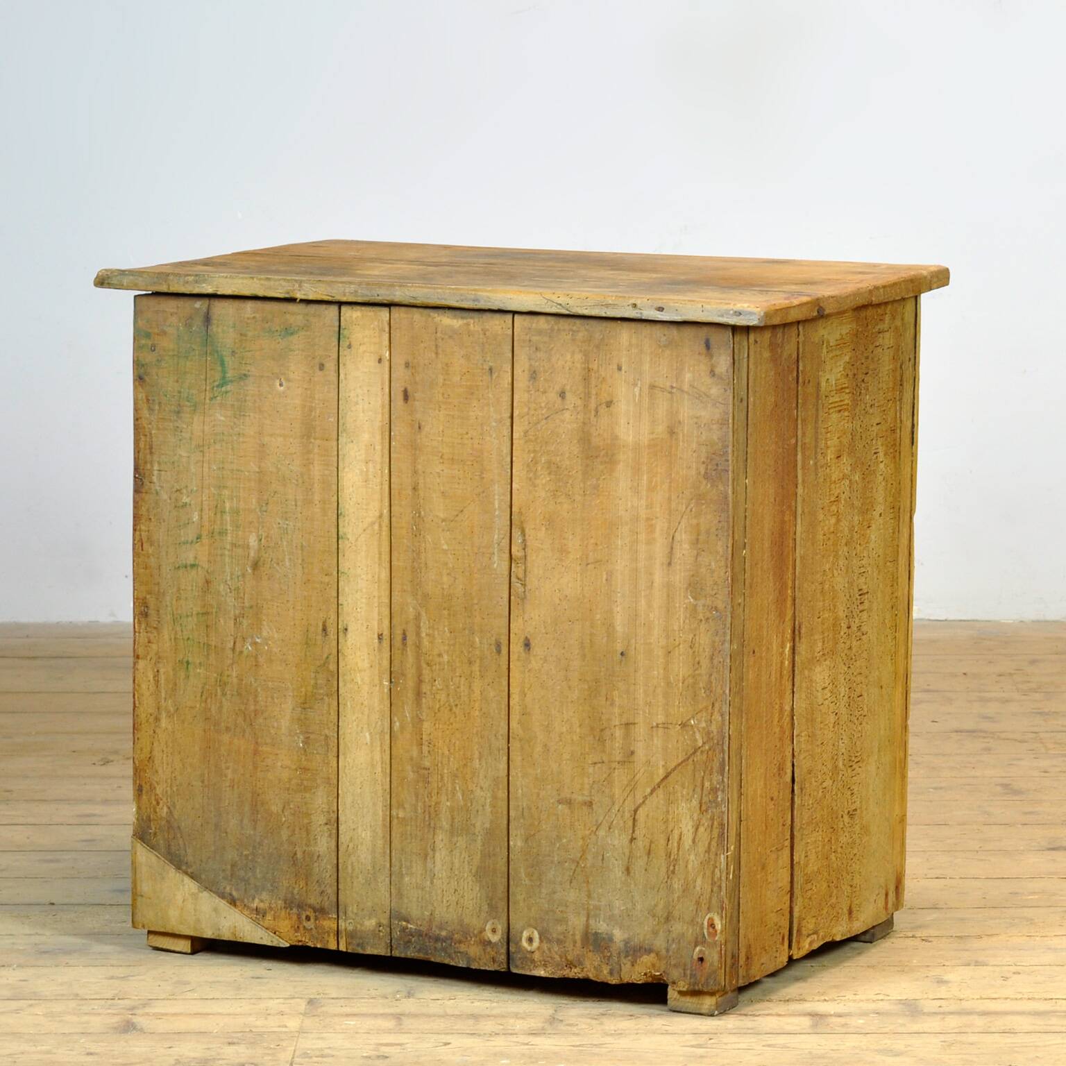 Cabinet d'art populaire, vers 1880