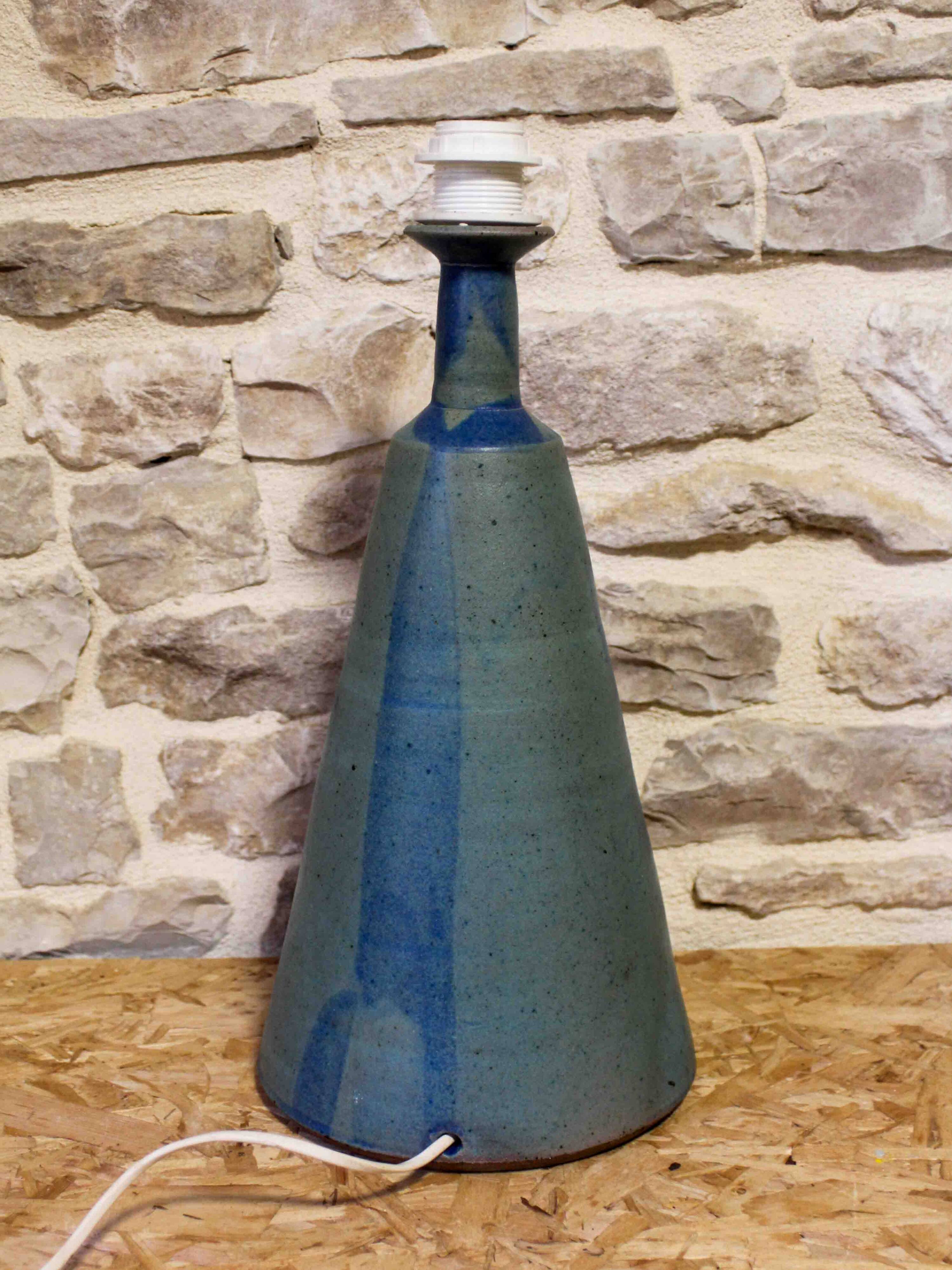 Ceramic lamp base