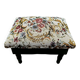 Repose pied coffre de rangement avec broderie vintage