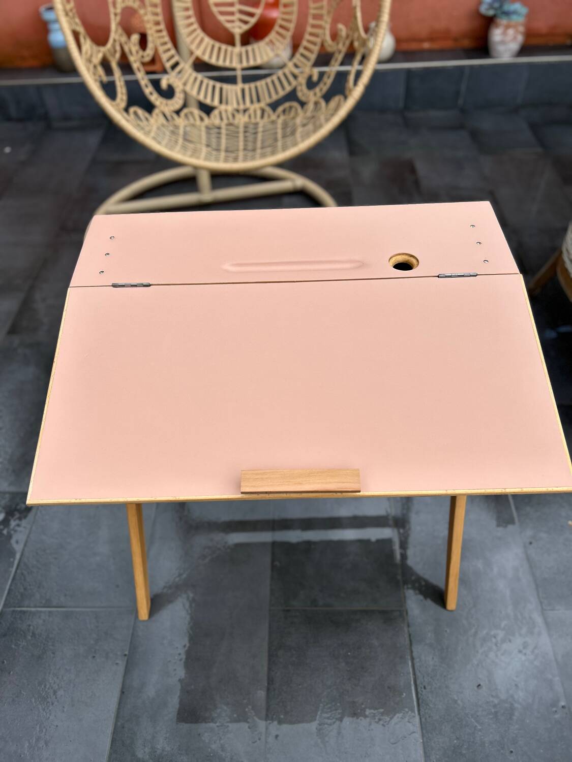 Children's desk with compass legs