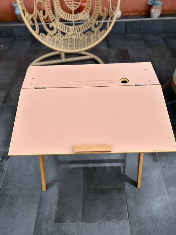 Bureau enfant pieds compas