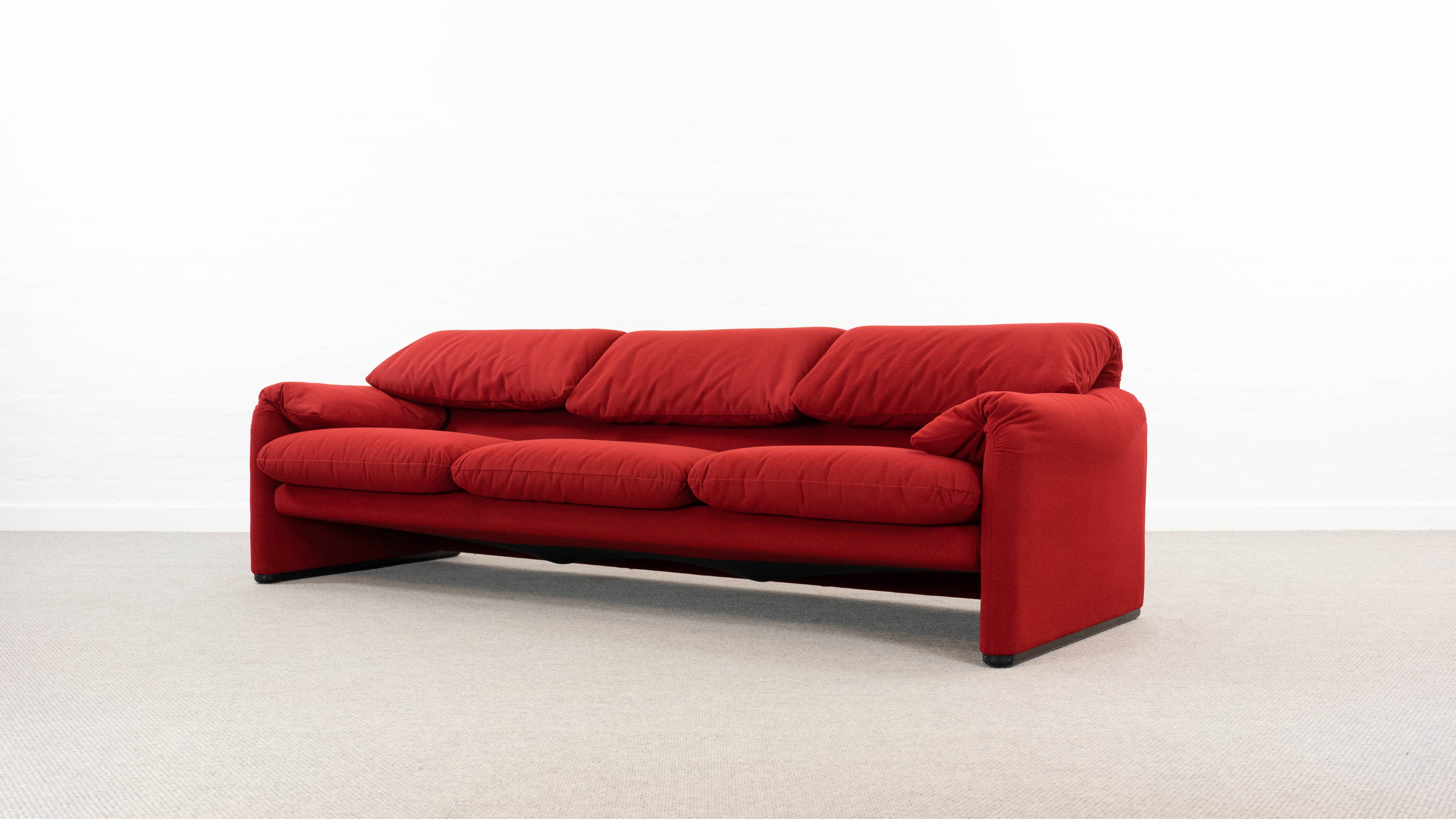 Maralunga 3-seater Sofa red by Vico Magistretti for Cassina, Italy