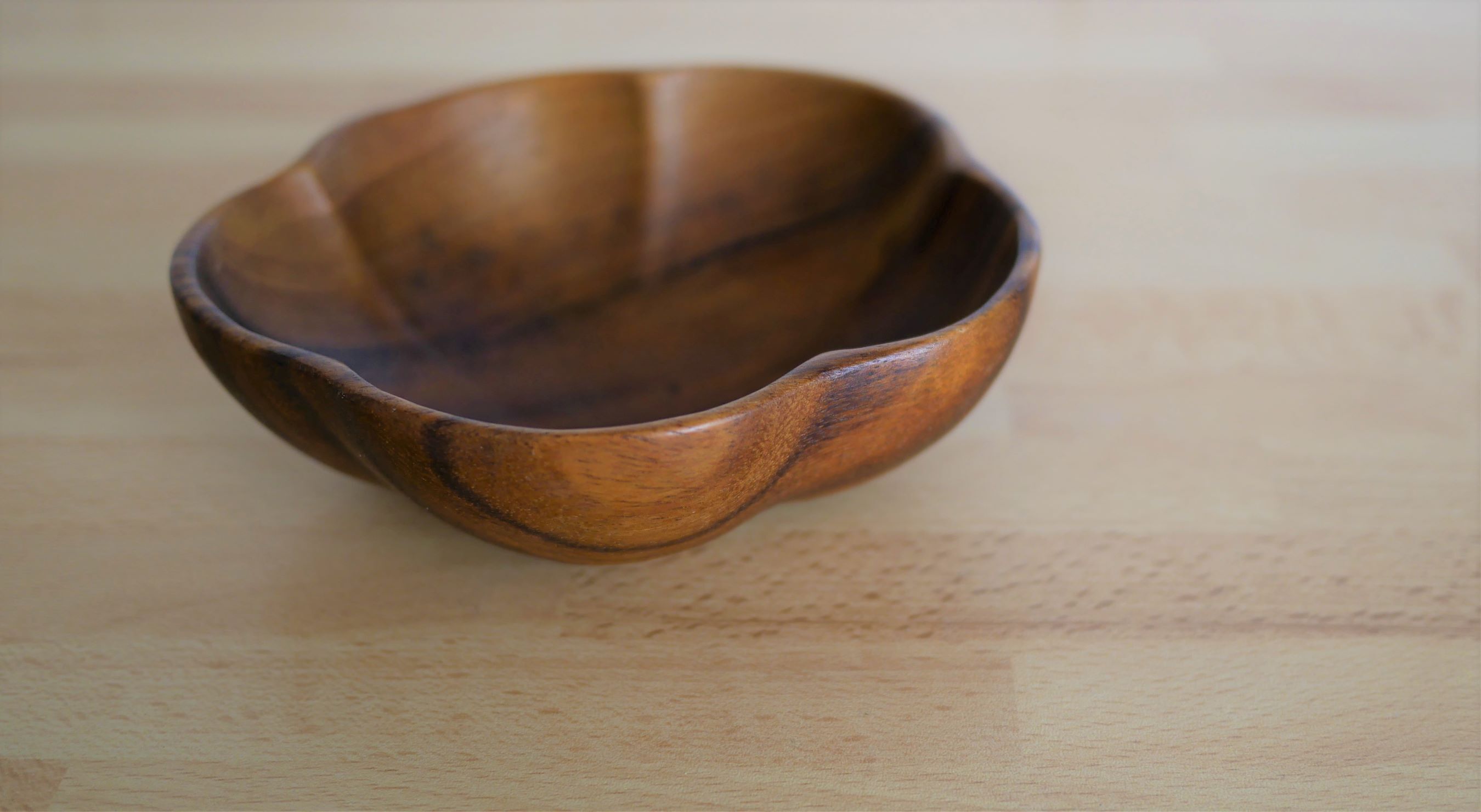 Dish teak