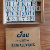 Alphabet ancien en bois