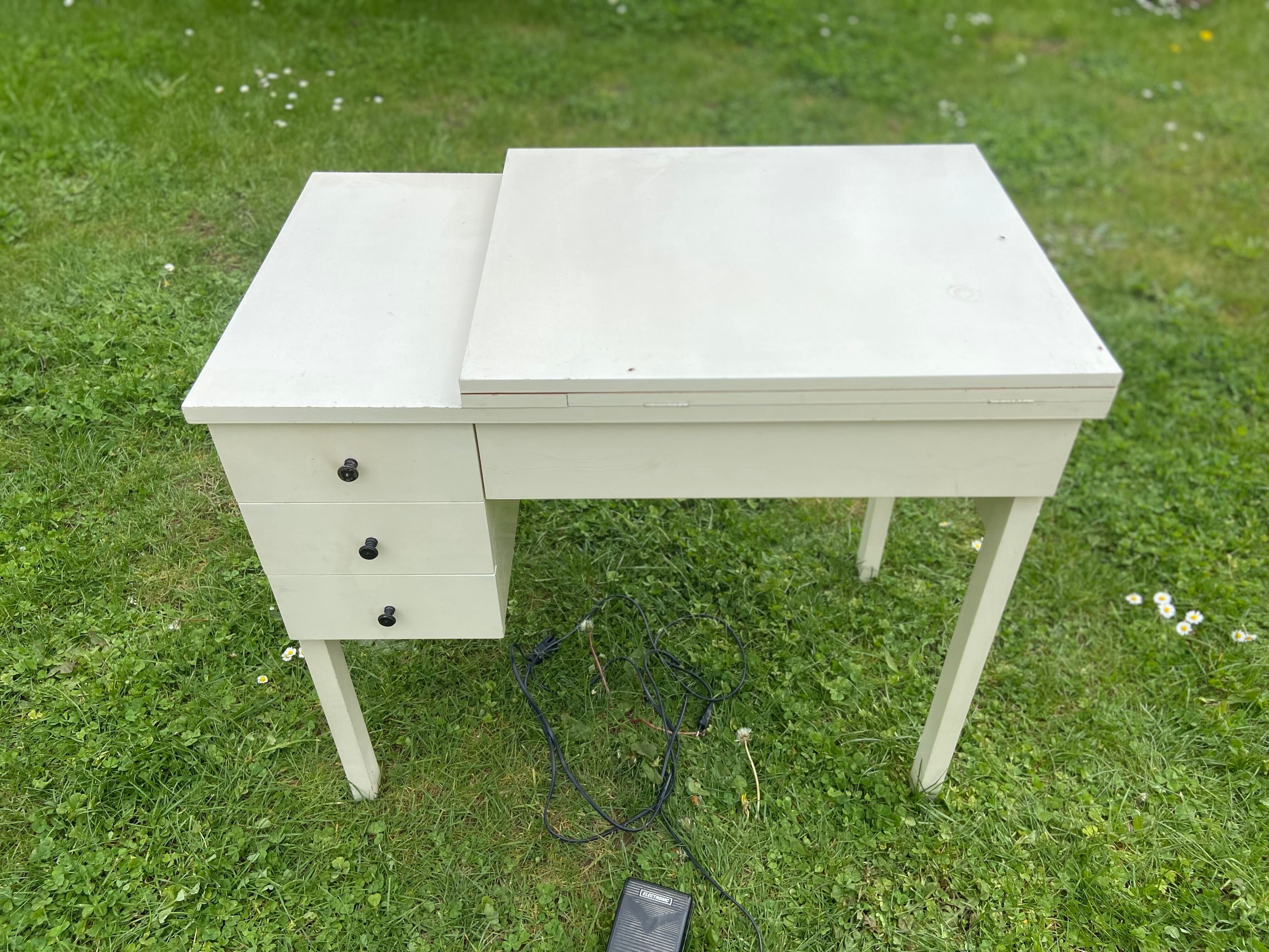 Singer sewing machine