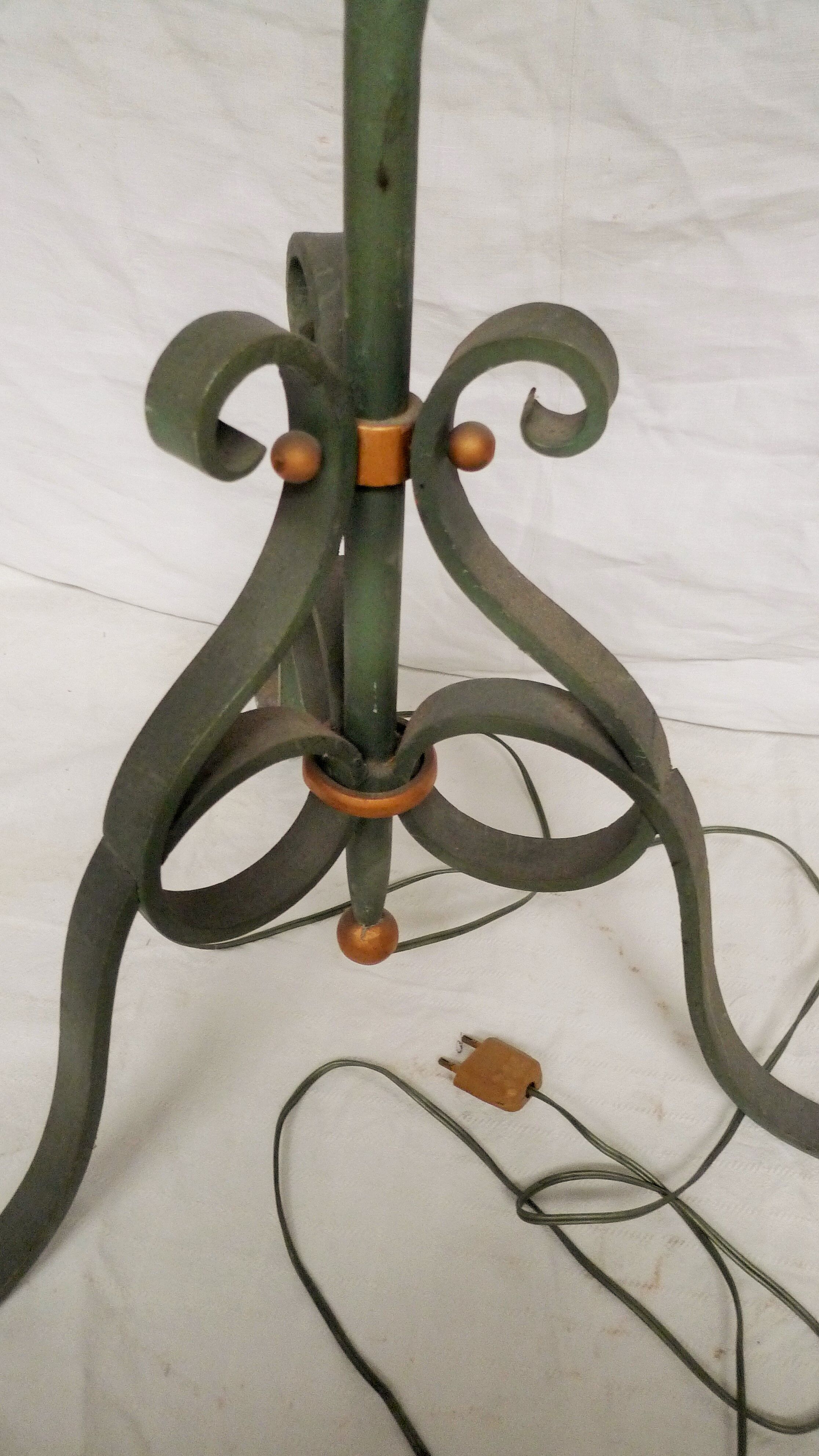 Forged iron lamp lamp, geige metal tulip