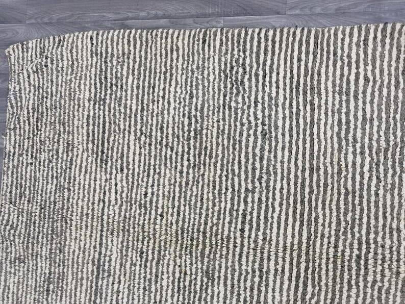 Pure natural wool rug, size 150 x 250 cm