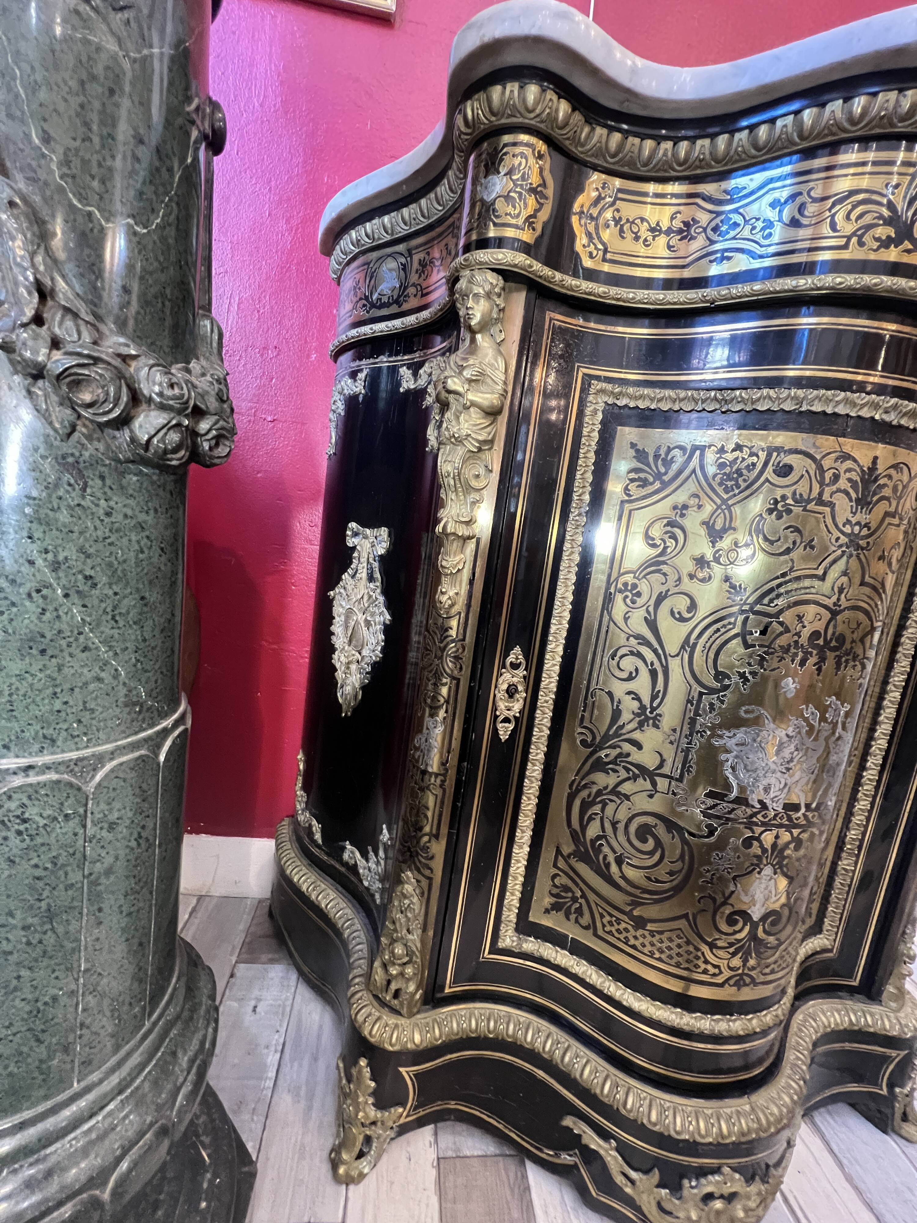 Low Boulle marquetry buffet, curved support furniture, Napoléon III period.