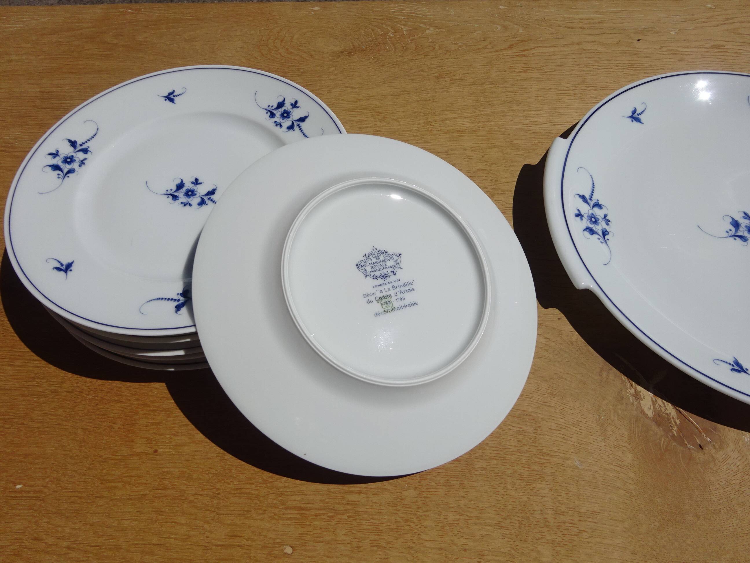 Dessert service, 13 pieces in Limoges porcelain, Bernardaud