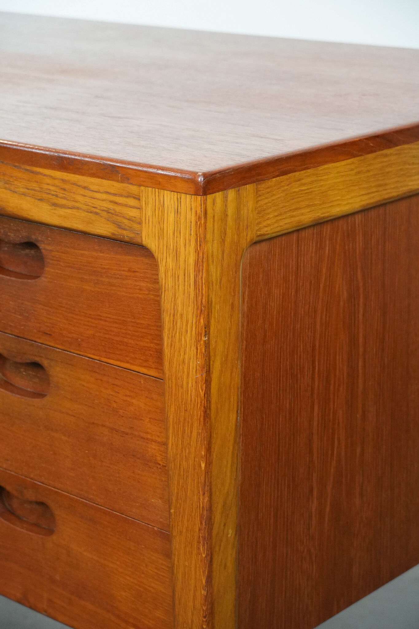 Vintage German design desk by Hartmut Lohmeyer for Wilkhahn with 6 drawers