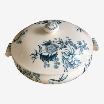 Longwy tureen model ycho, decoration of flowers in shades of blue and butterflies. Iron Earth, 19th