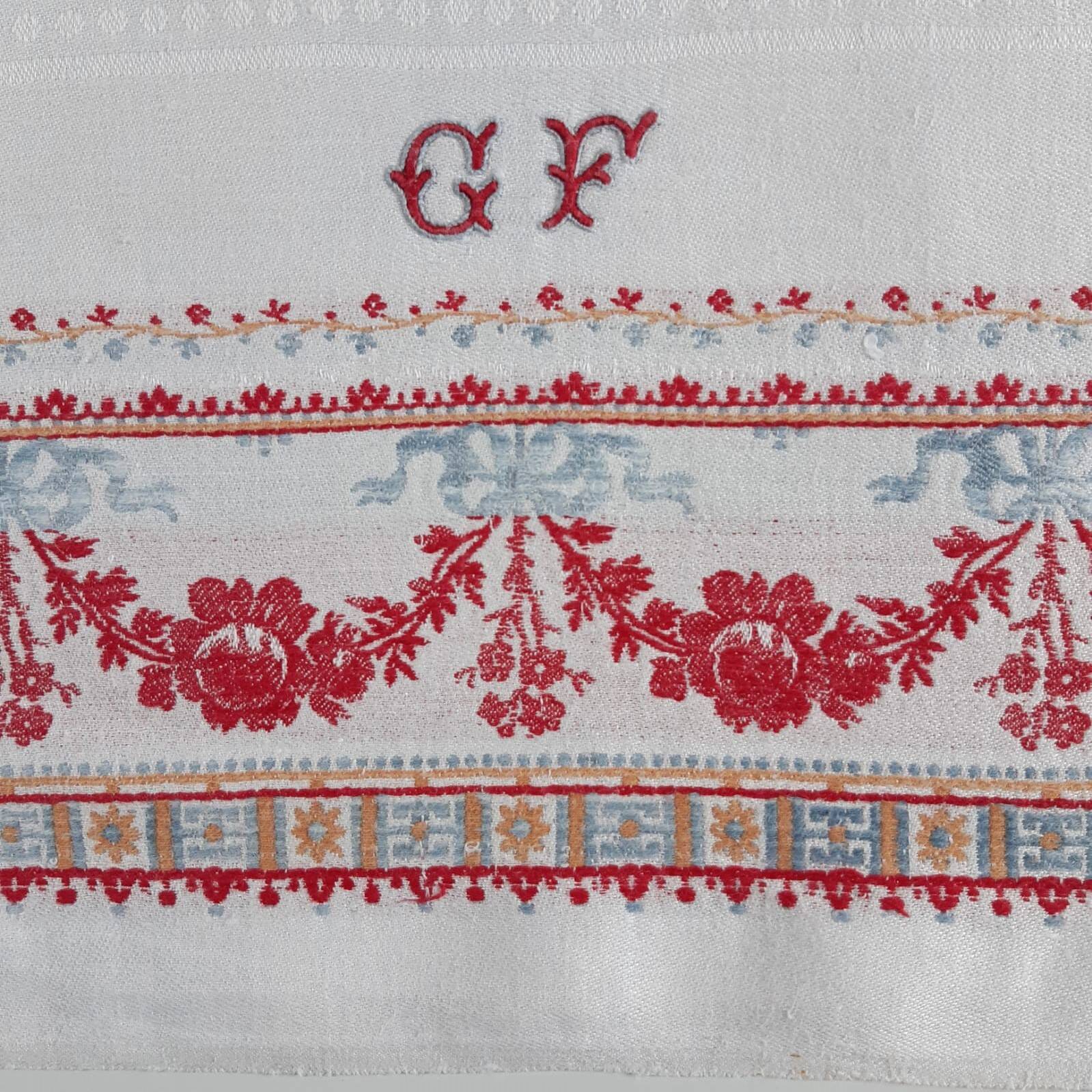 Large red and white tablecloth 1m95x2m85 and its 12 monogrammed “gf” napkins