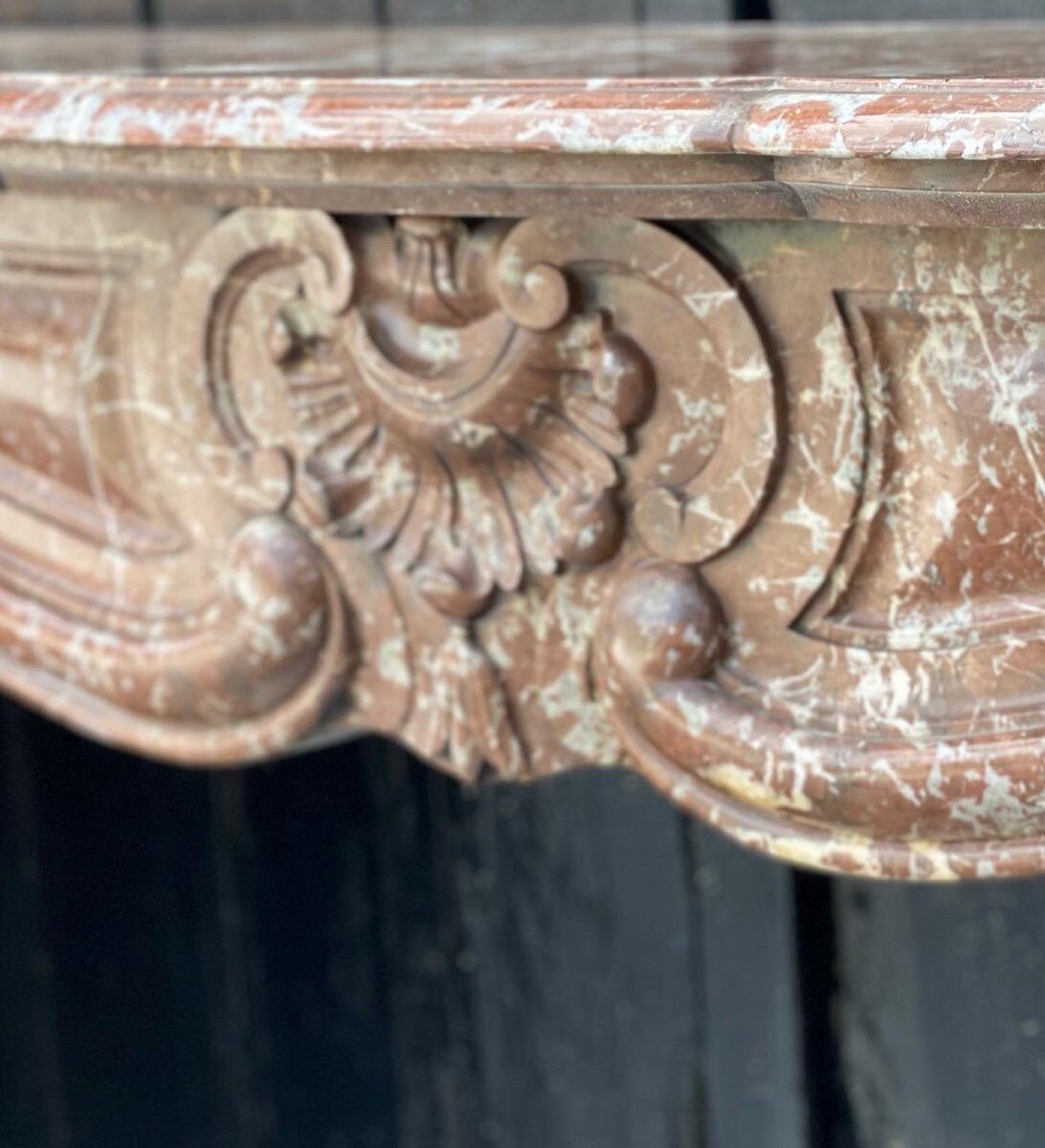 Fireplace in rancid marble around 1880