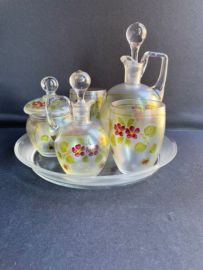 Non-selfish night service - art nouveau - hand-decorated satin blown crystal