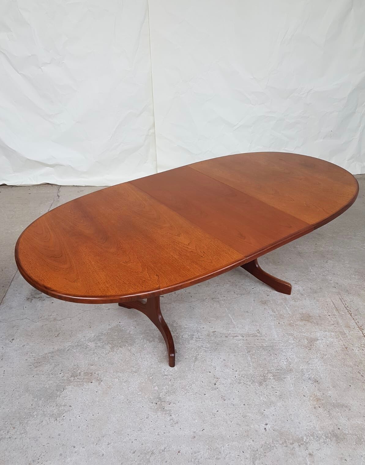 Vtg mid century g plan fresco teak extending 4 - 6 seat oval dining table retro