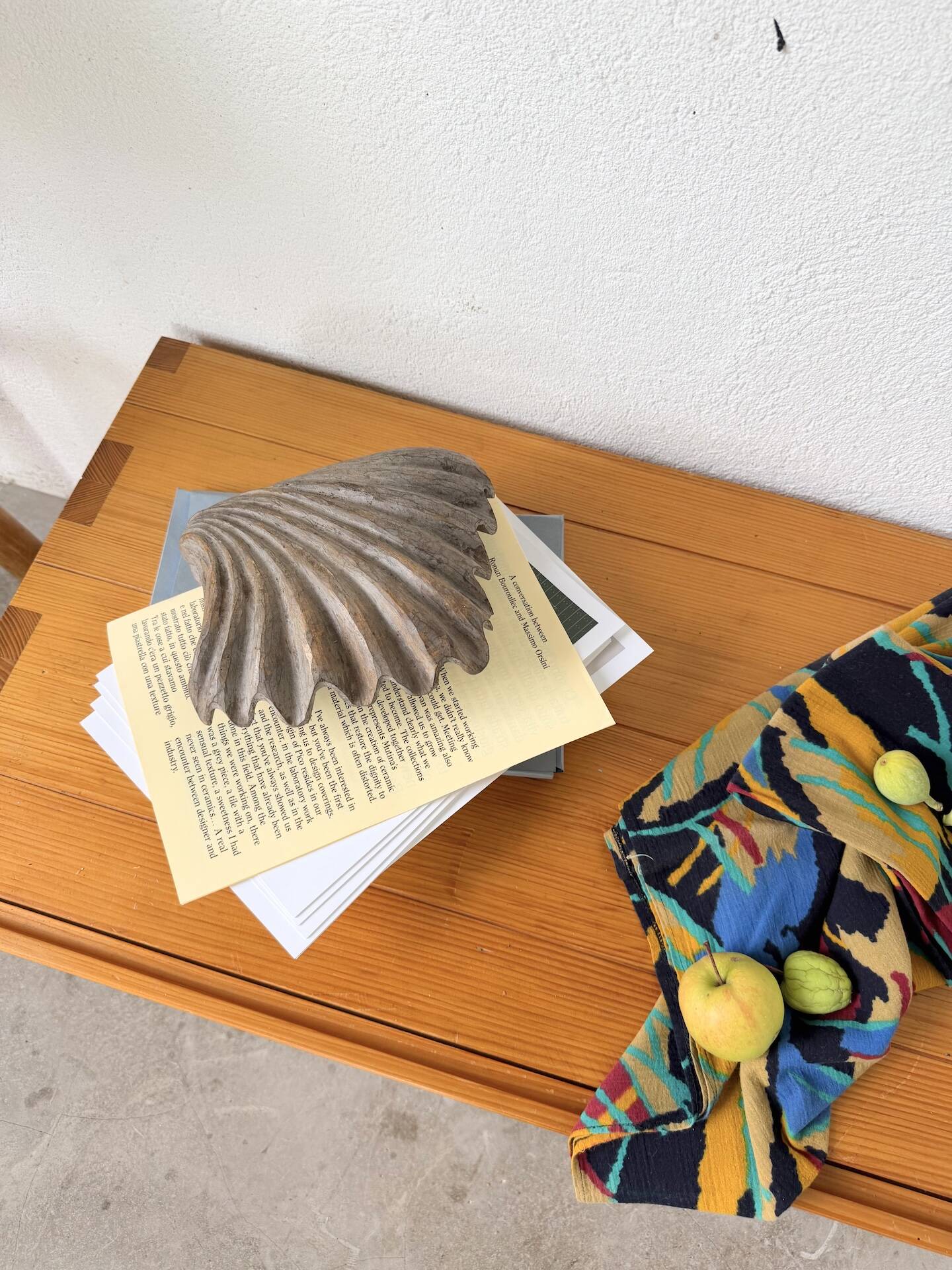 Brutalist wood shell sculpture box 1900