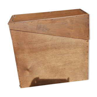 Wooden box for vinyls