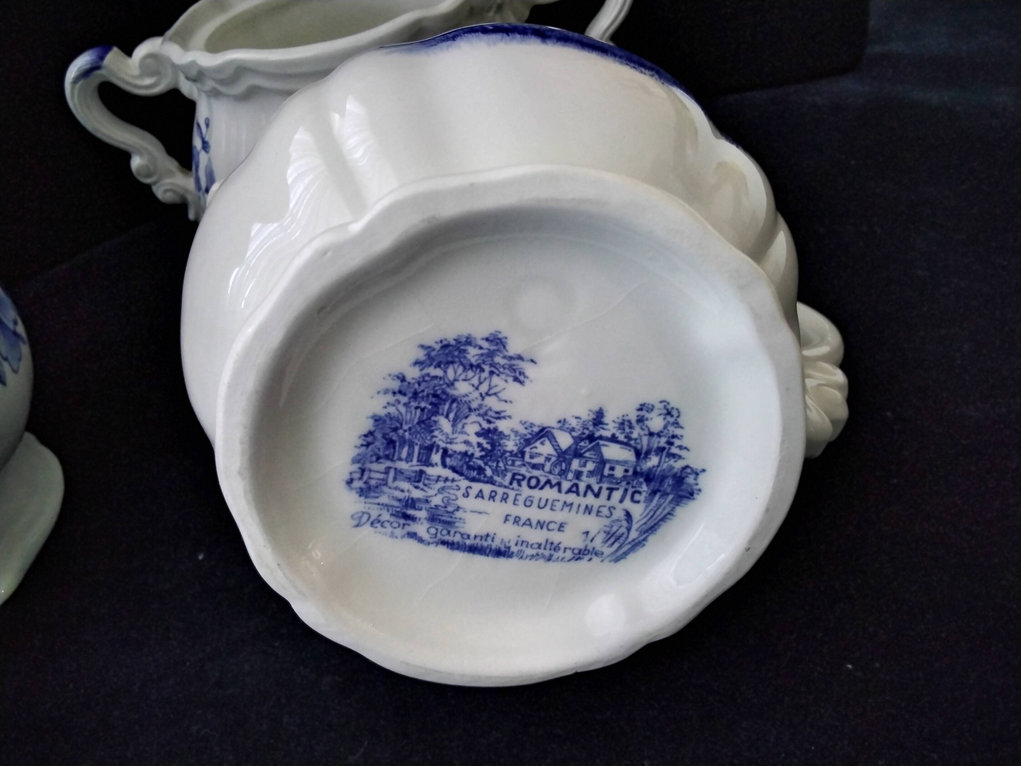 Coffee service set Sarreguemines Model "Romantic"