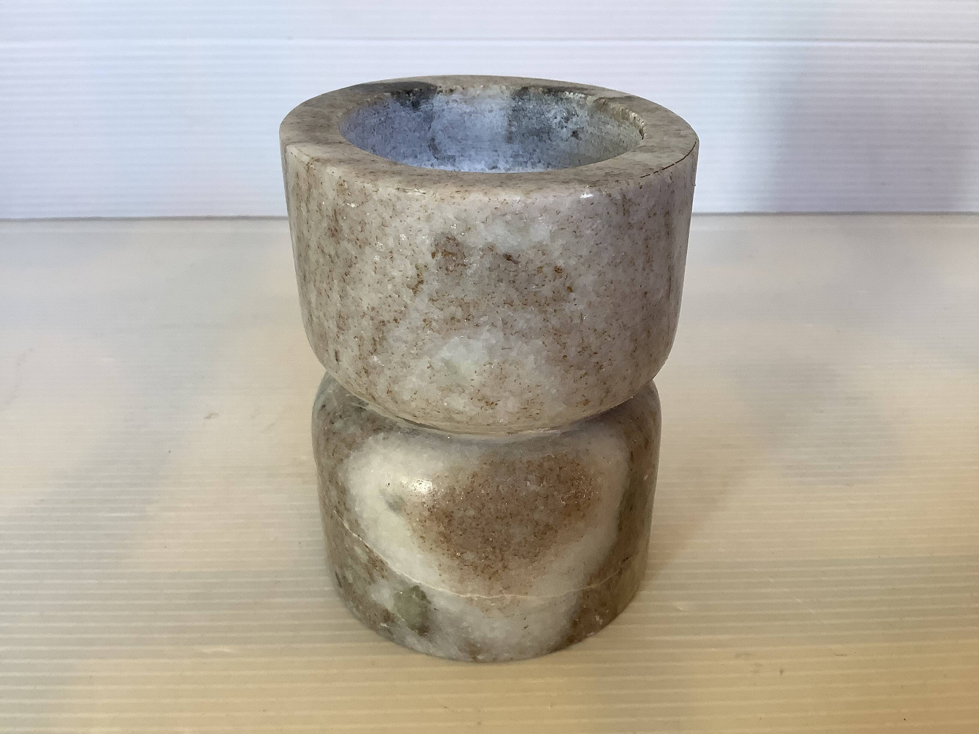 Diabolo marble candlestick