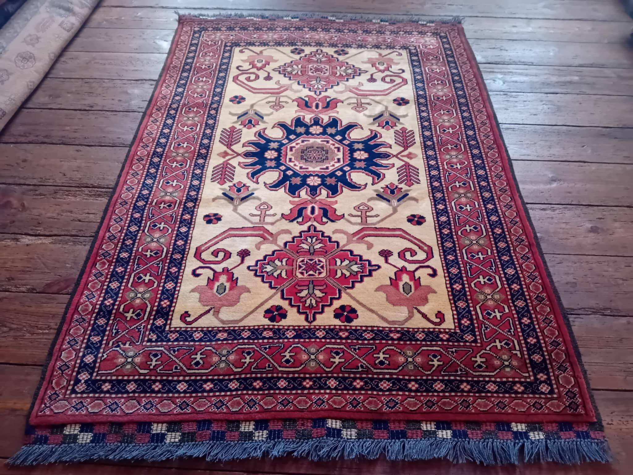 Handmade Pakistani Gazni rug 175x123cm