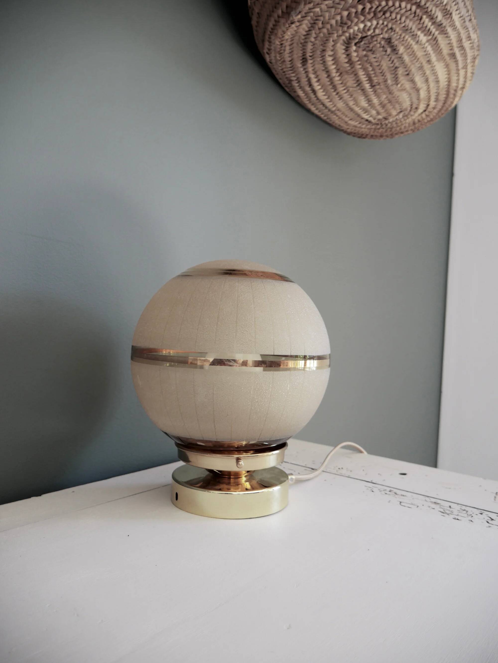 Frosted glass table lamp