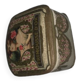 Boîte à poudre ancienne
