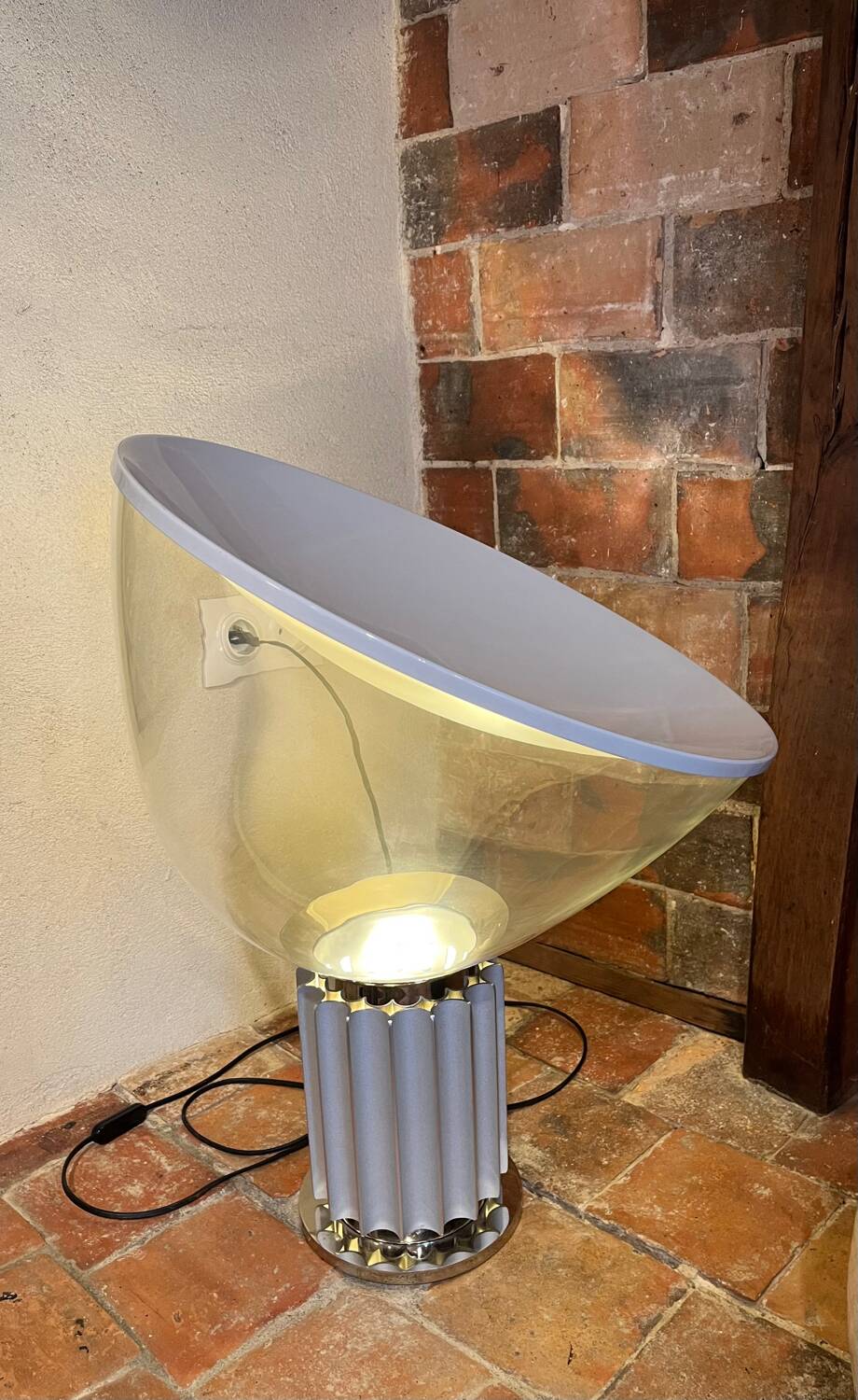 “Taccia” lamp, Castiglioni, Flos edition