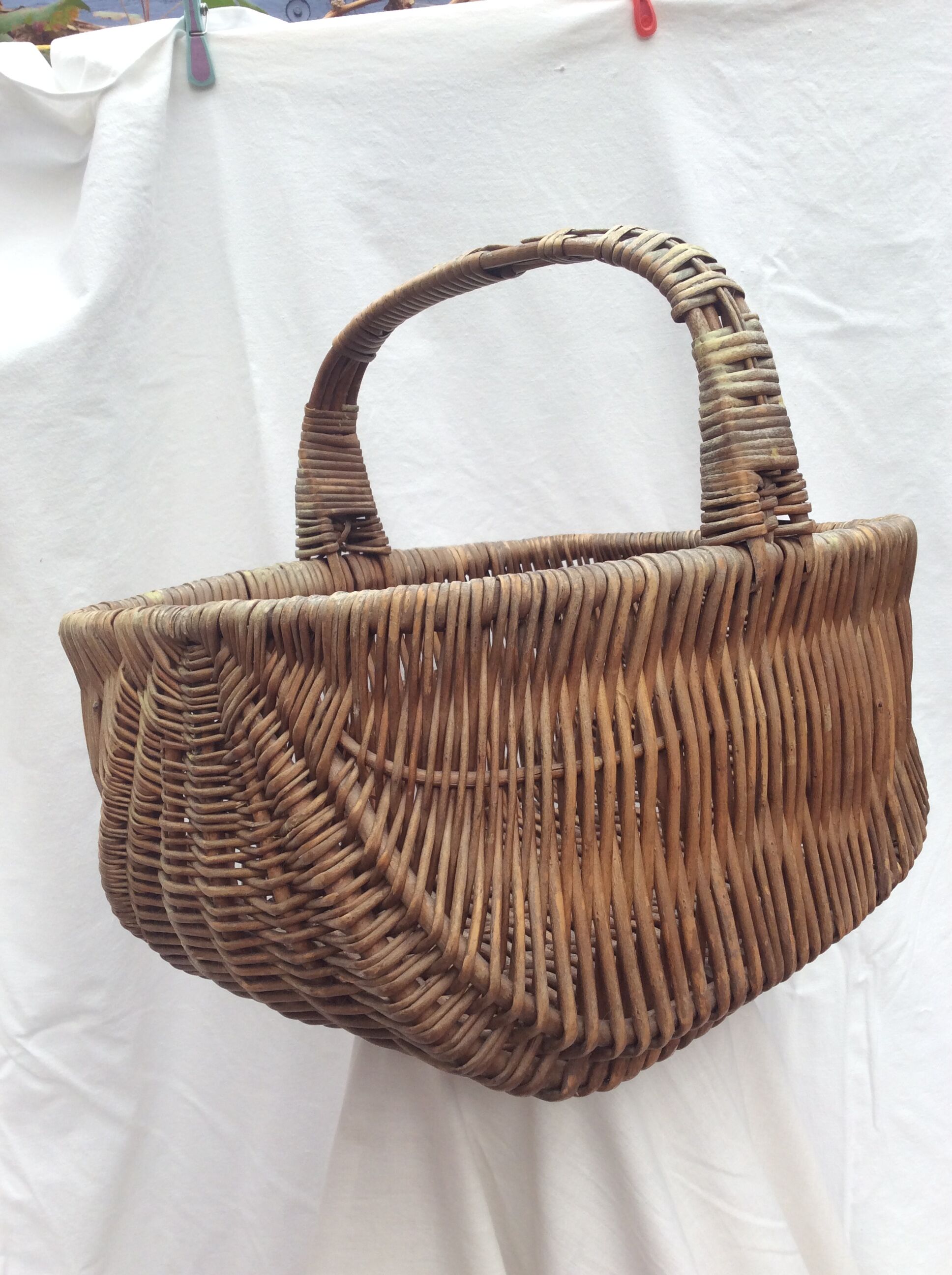 Wicker basket basket with vintage handle size: height -34cm- width -40cm - prof-29cm