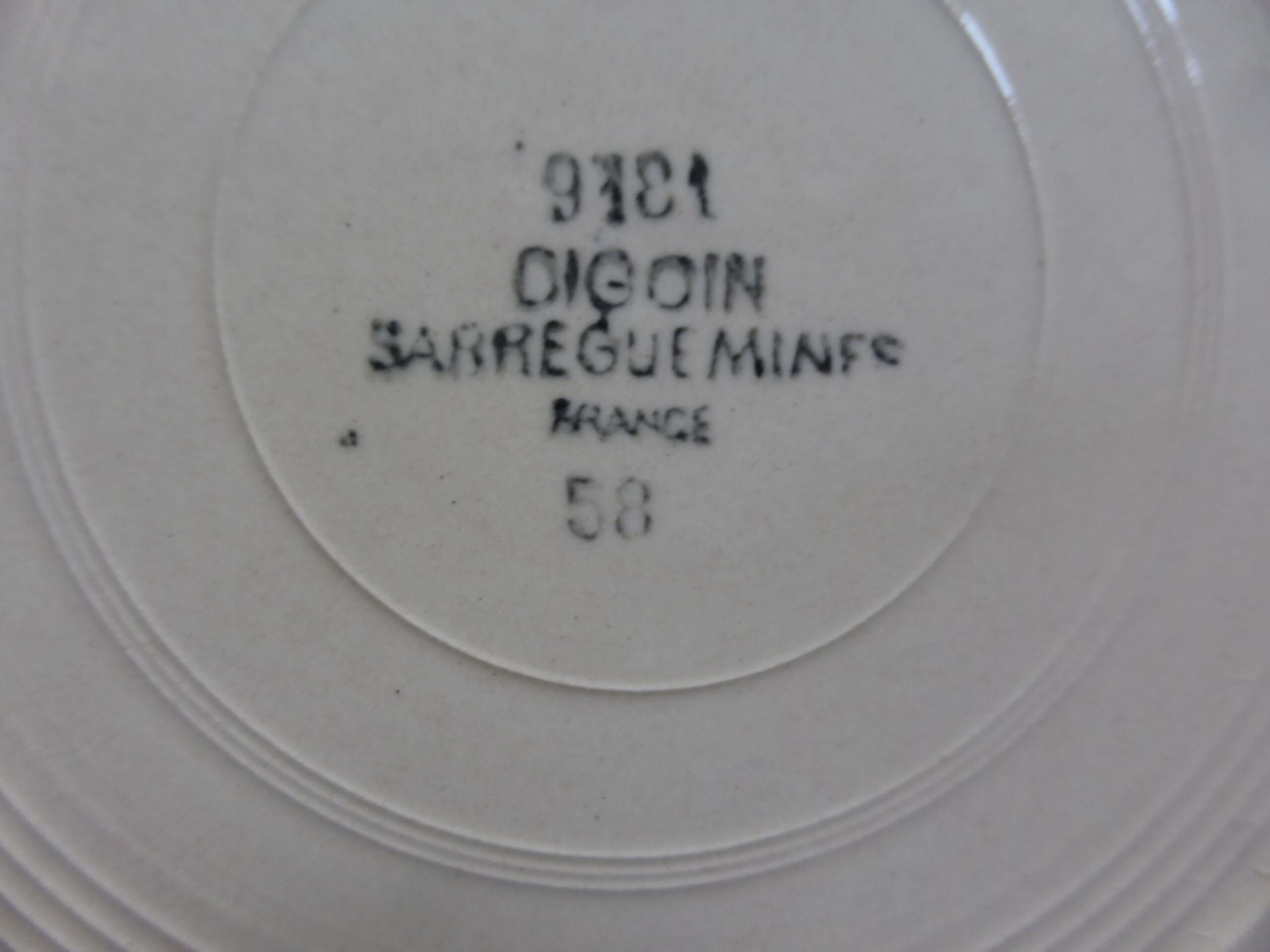 6 flat plates of Digoin Sarreguemines