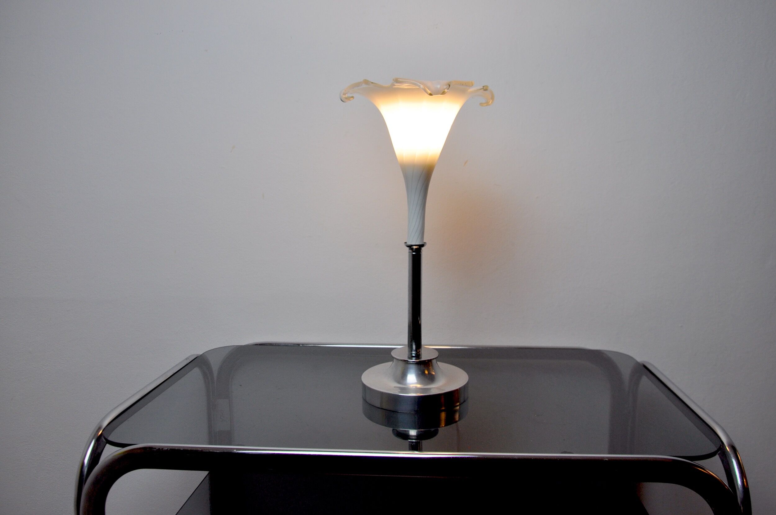 White fleur-de-lys lamp, murano glass, Italy, 1970