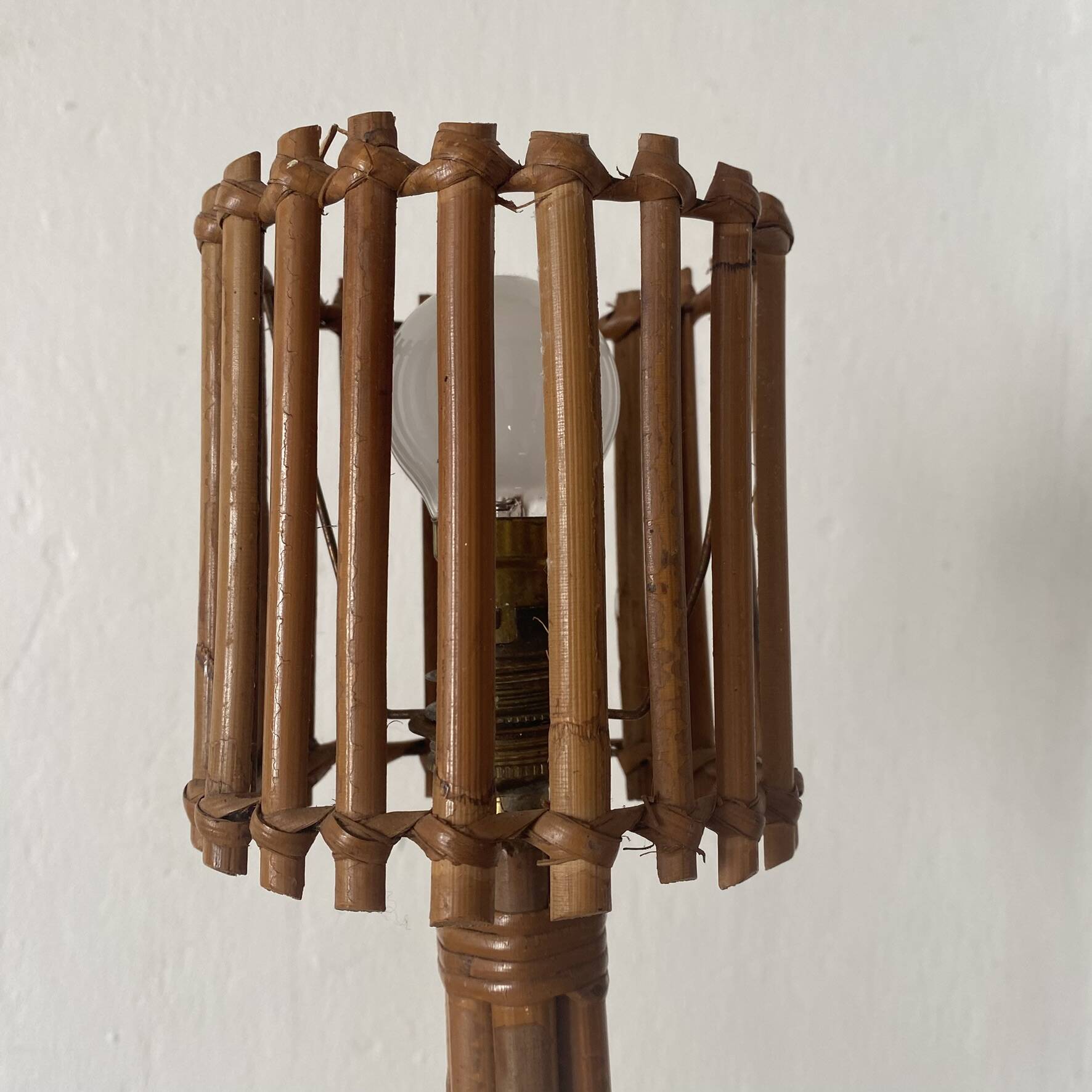Vintage bedside table in rattan and bamboo, 1960s-70s, H29 cm.