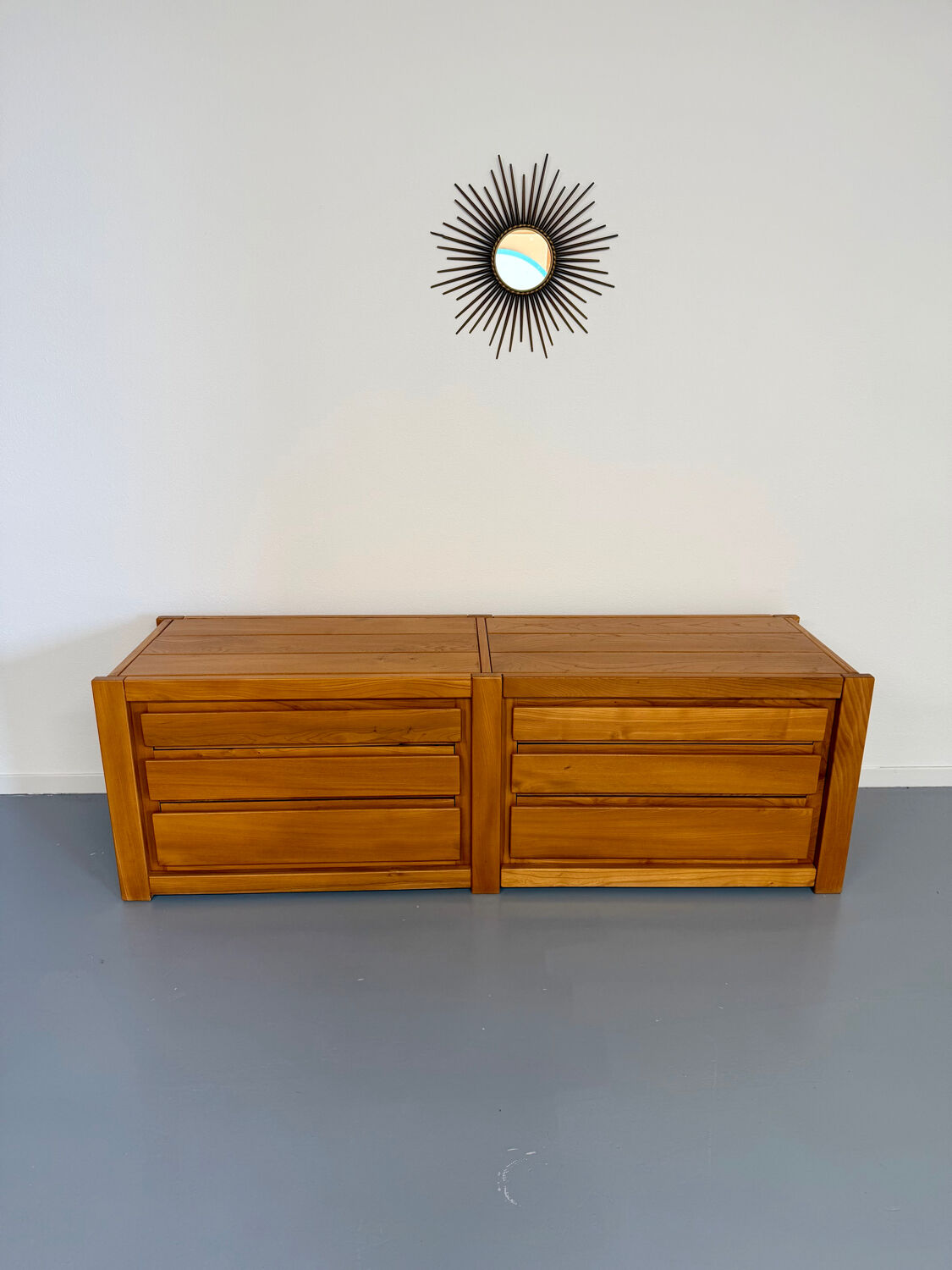 Low enfilade Regain in solid elm, French design from the 1970s, vintage.